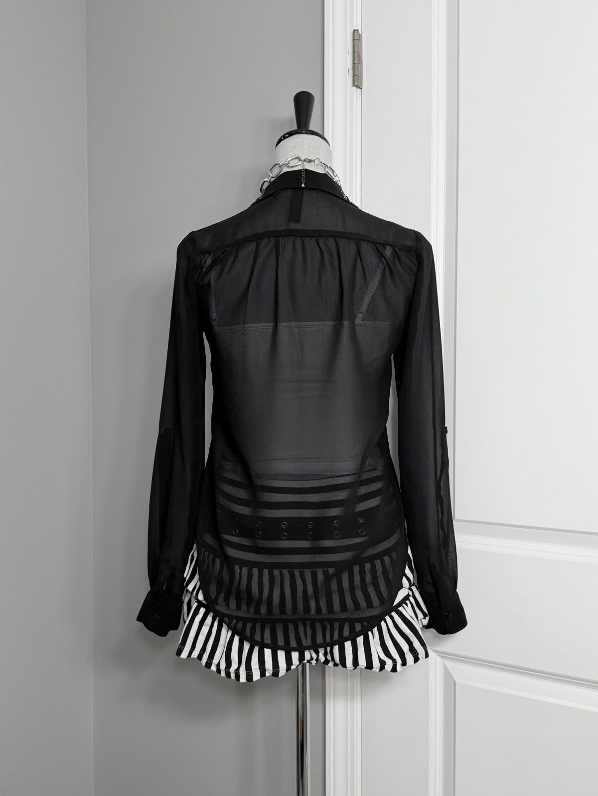 Other Fun & Flirt Sheer Black Skull Studded Button-Up Blouse Size S / US 4 / IT 40 - 3 Thumbnail