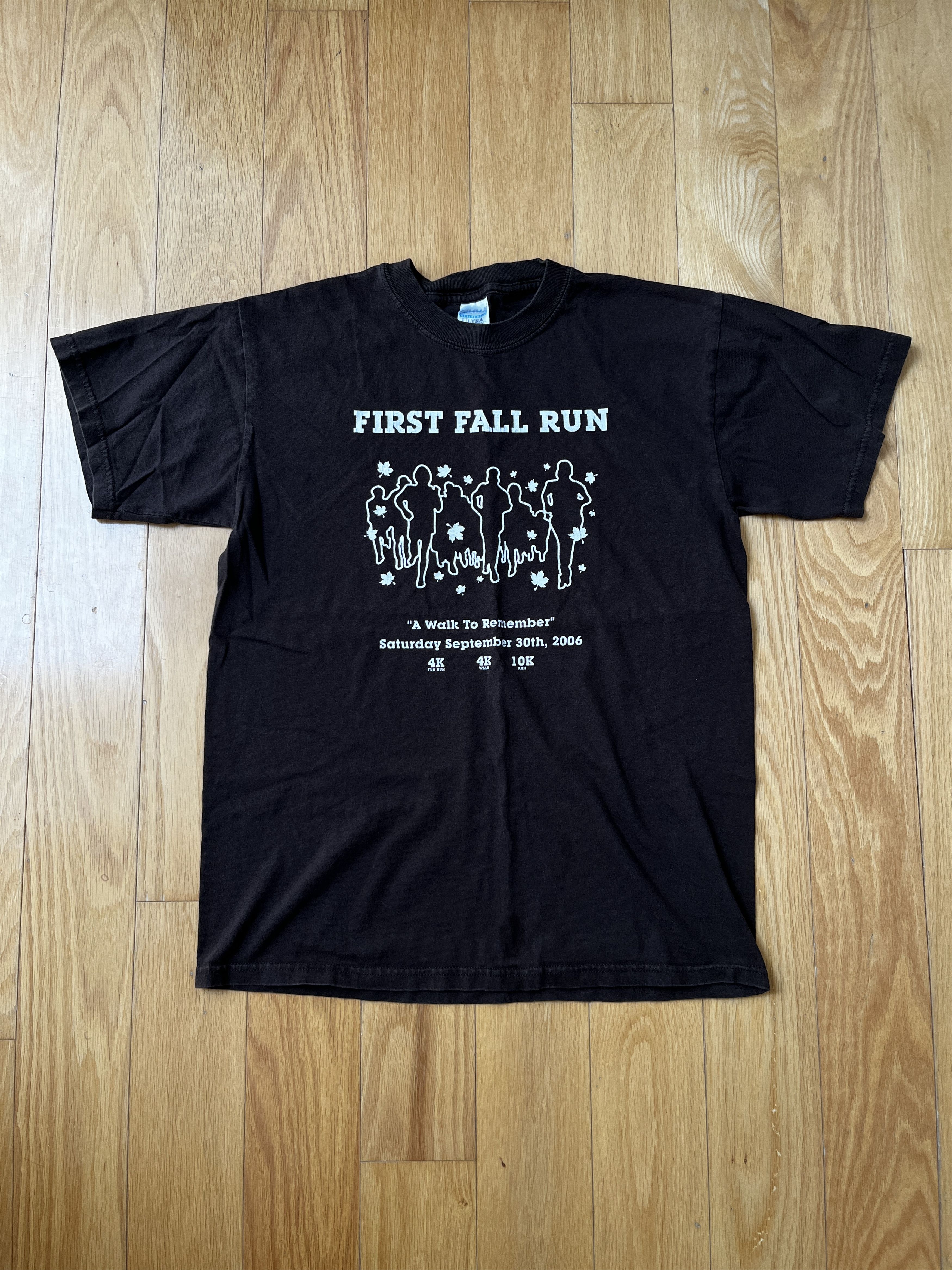 Vintage Vintage Gildan 2006 First Fall Run Gildan T Shirt M Size US M / EU 48-50 / 2 - 1 Thumbnail