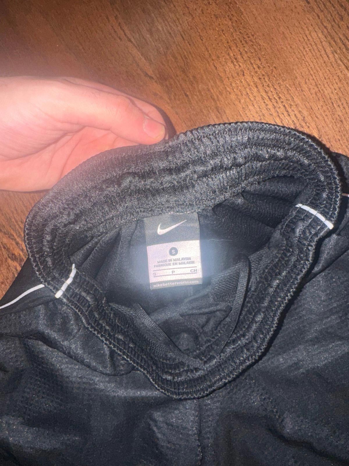Nike VTG Y2K Nike Dri-Fit Nylon Hoop Shorts Rare Sz S Size US 30 / EU 46 - 4 Thumbnail