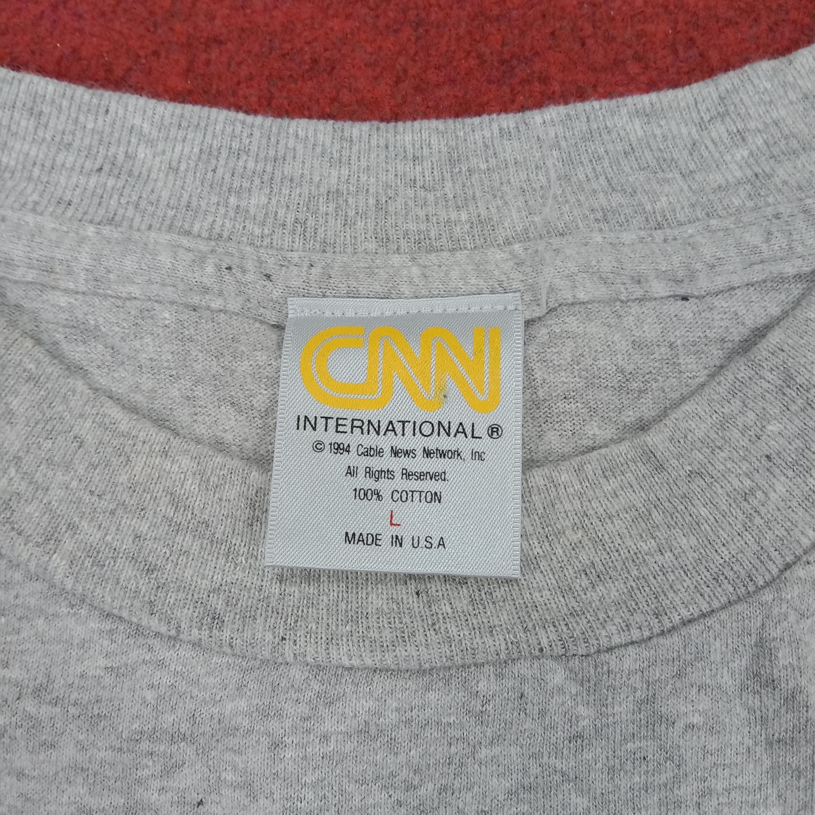 Vintage CNN International Center Logo Design Vintage Tshirt Size US L / EU 52-54 / 3 - 5 Thumbnail