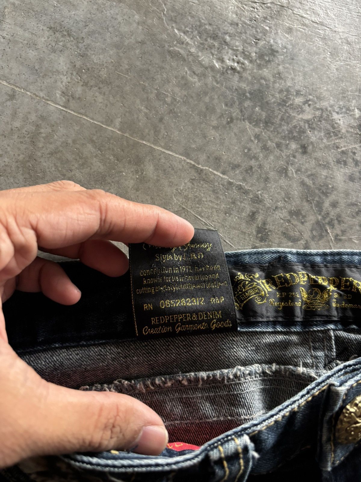 If Six Was Nine RED PEPPER FLARE JAPANESE DENIM LEOPARD FUR BACKPOCKET Size 27" / US 4 / IT 40 - 7 Thumbnail