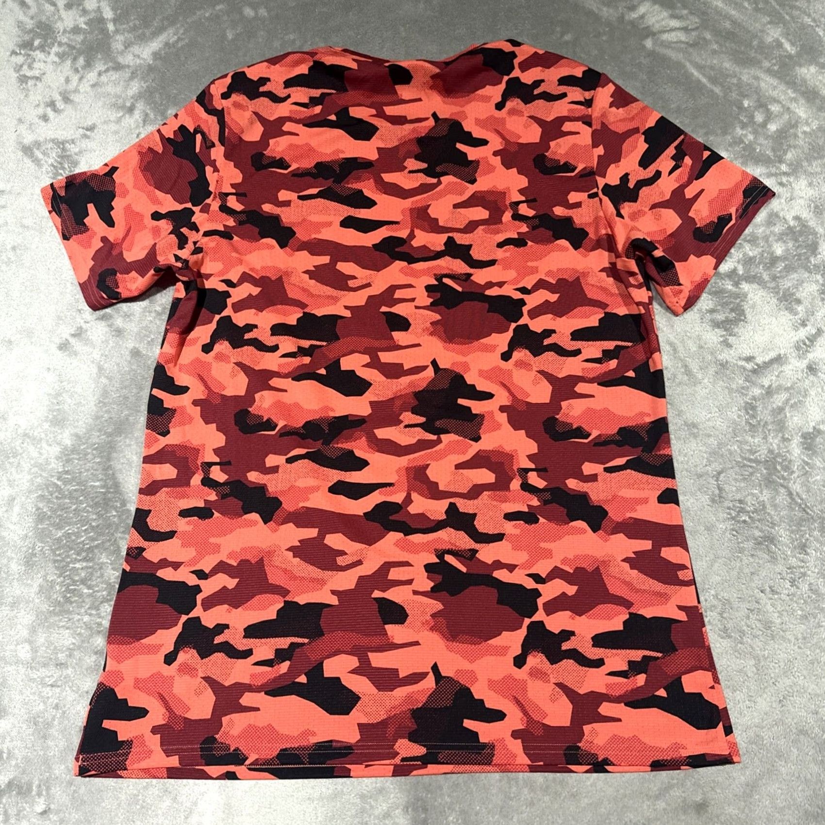 Gymshark Gymshark Shirt Mens Large Red Camo Arrival Camouflage Workout Training Gym Size US L / EU 52-54 / 3 - 4 Thumbnail