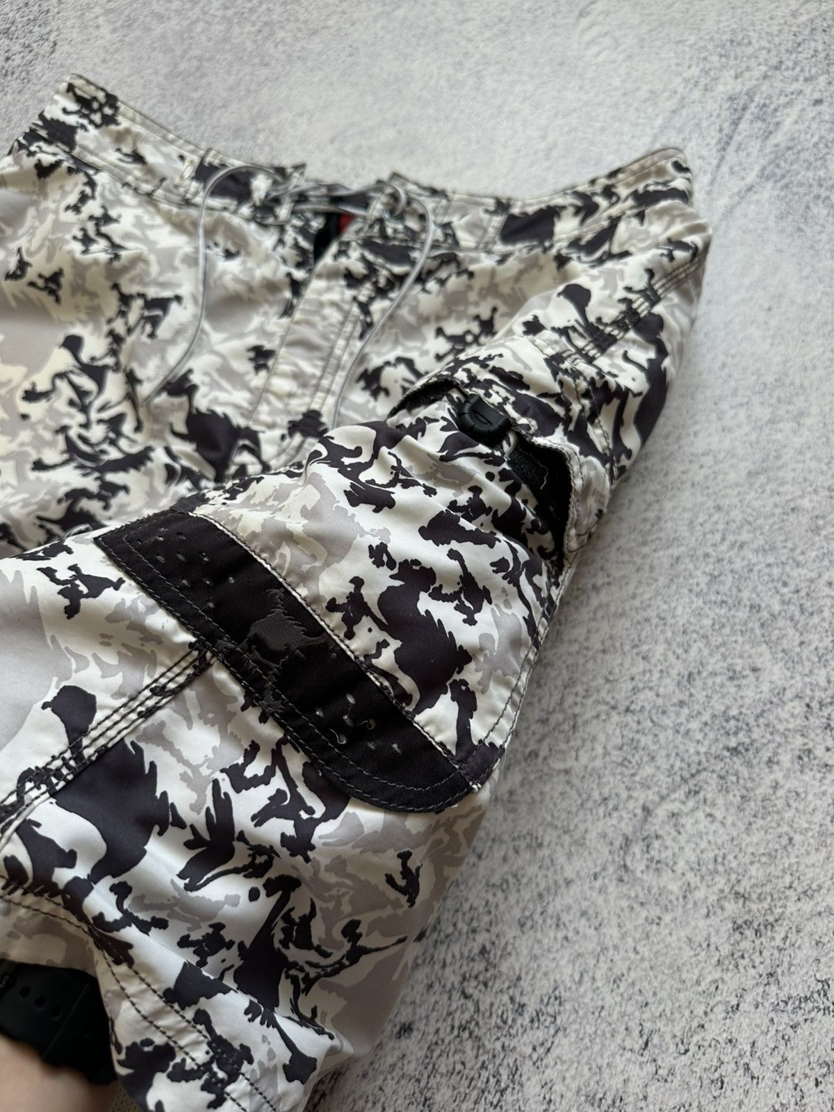 Oakley Vintage Oakley Multilogo Camo Swim Shorts Size 32 Size US 32 / EU 48 - 5 Thumbnail