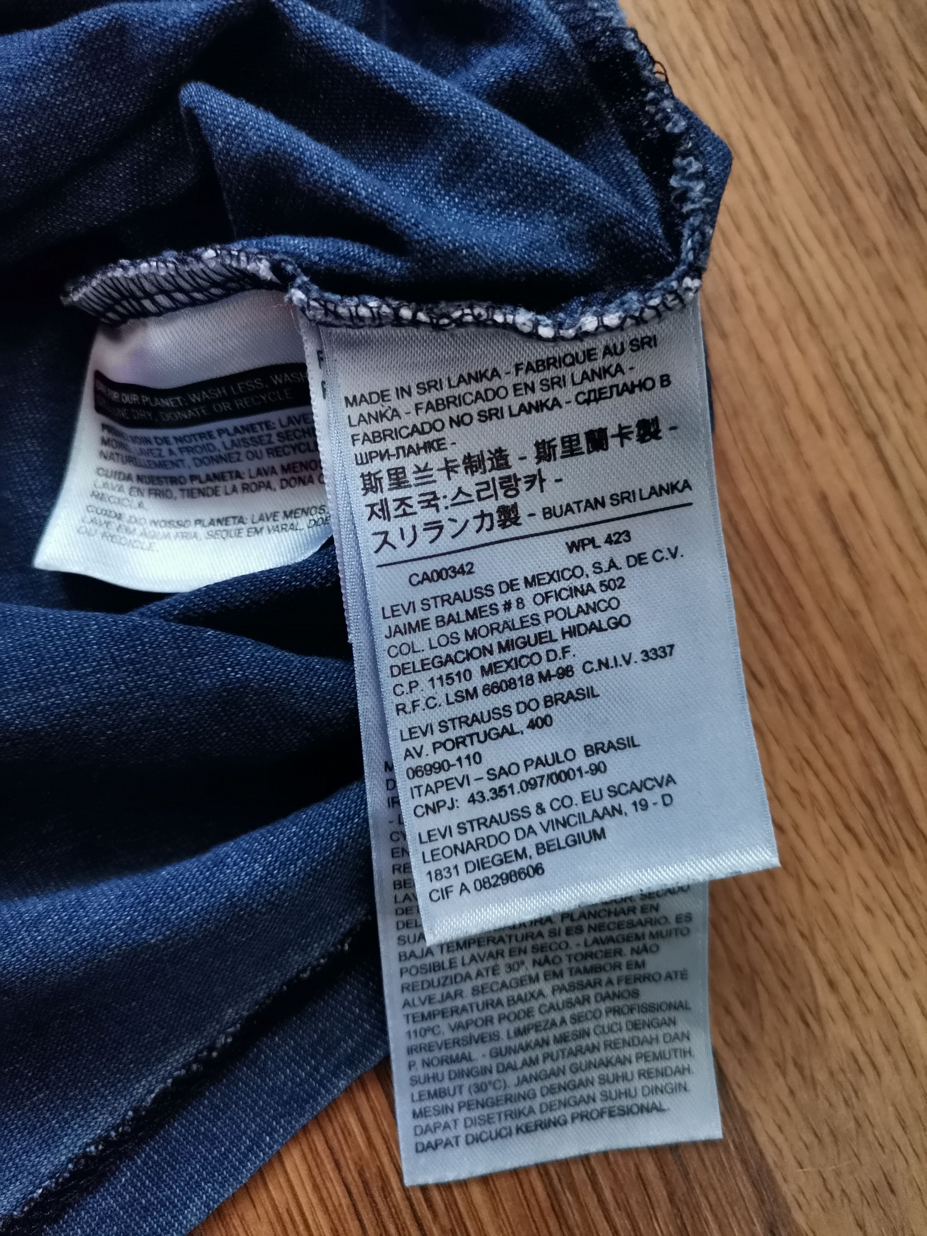 Levi's Levi's Women's Tee Size S / US 4 / IT 40 - 3 Thumbnail