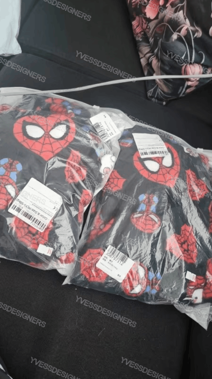 Other Hello Kitty Spider Man Loose Pajamas For Men And Women Size US 36 / EU 52 - 3 Thumbnail