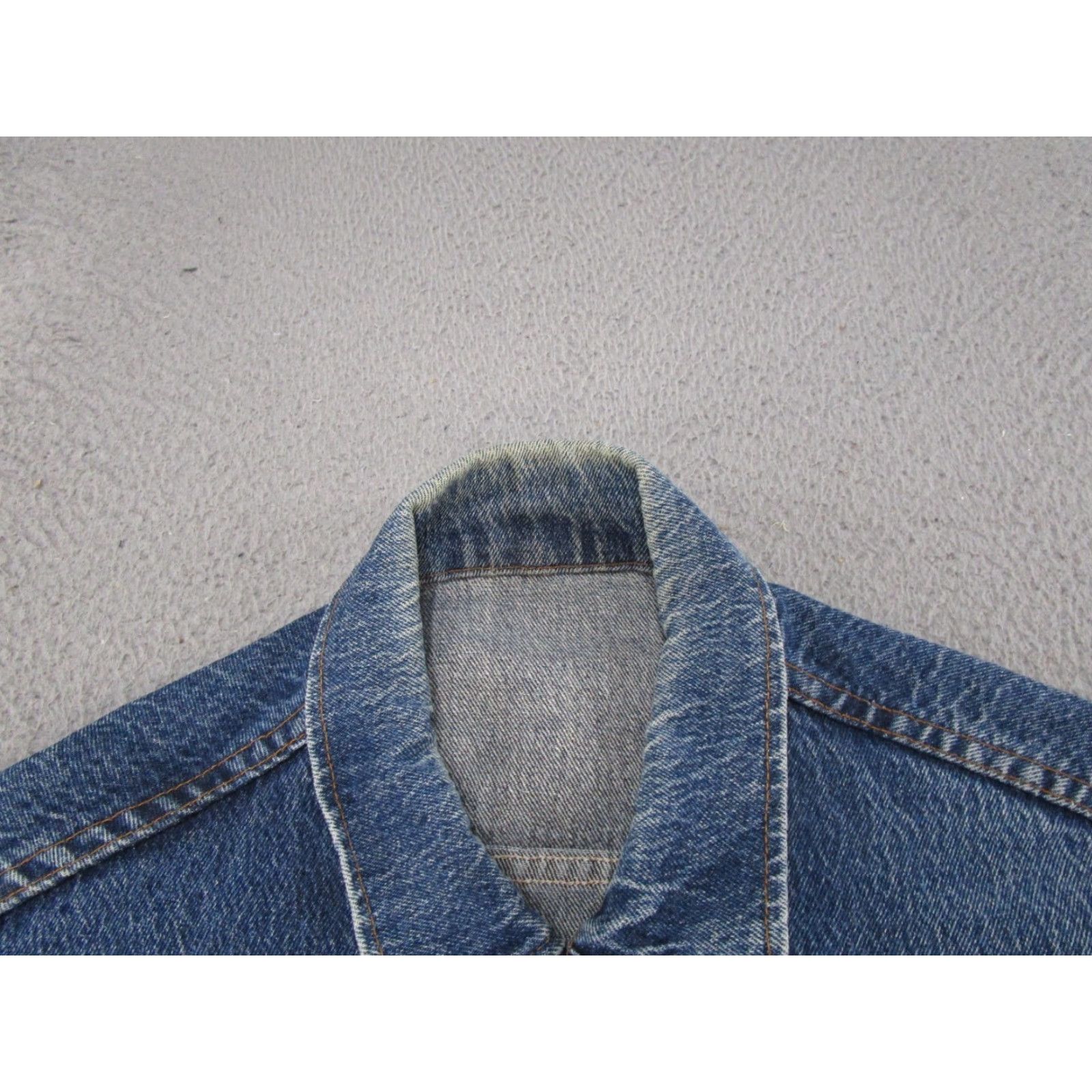 Denime VINTAGE Denim Jacket Medium Wash Chest 48 Button Up Trucker Unbranded Jean Size US 33 - 2 Thumbnail