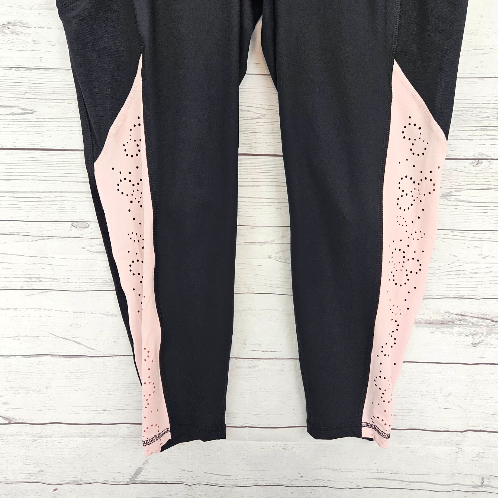 Vintage Livi Lane Bryant Womens Leggings Sz 18/20 Black Pink Laser Cut Pockets leggings 18 Womens Black Pink Pockets Ankle Activewear Evening? Size 40" / US 18 - 3 Thumbnail