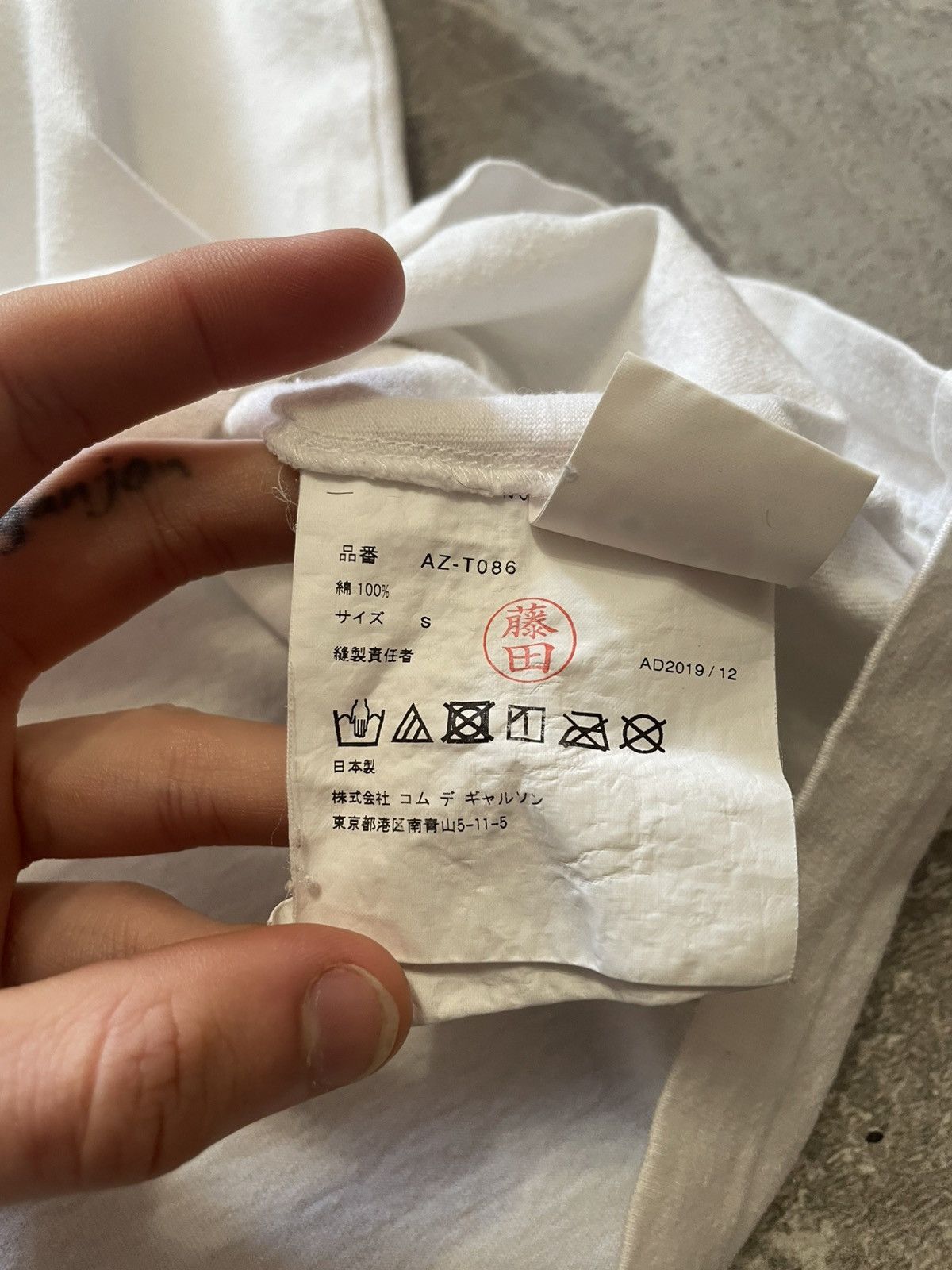 Comme des Garcons Vintage Comme Des Garsons Play CDG big Logo T-Shirt Size US S / EU 44-46 / 1 - 9 Thumbnail