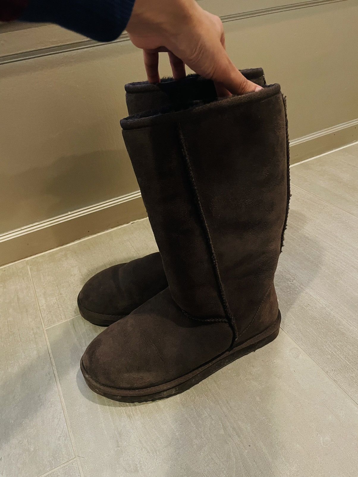 Ugg UGG Classic Tall Boot Women Size 9 Brown Size US 9 / IT 39 - 2 Thumbnail