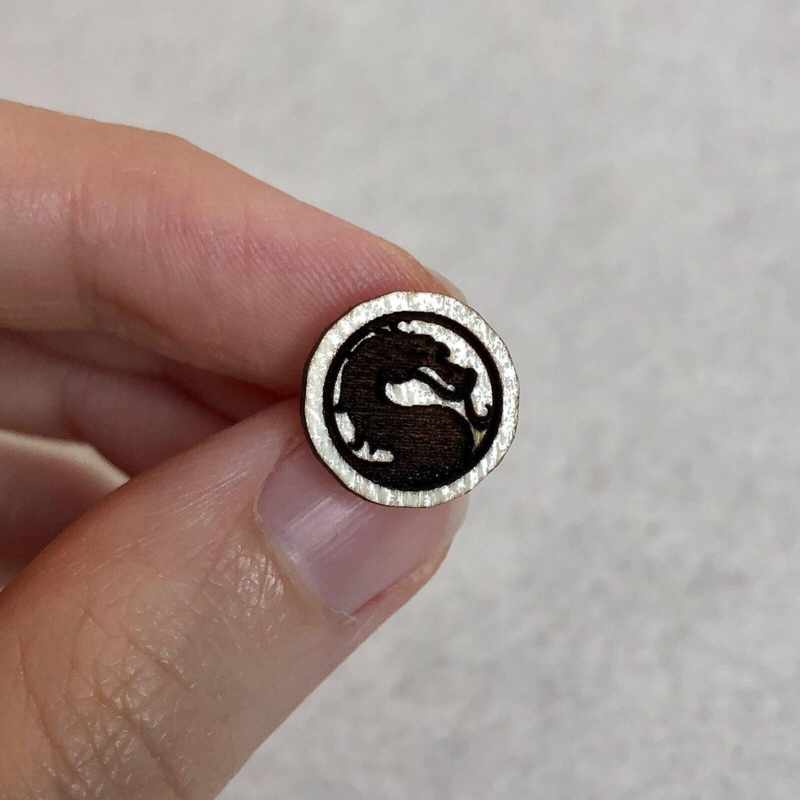 Other Mortal Kombat Wood Stud Earrings Size ONE SIZE - 3 Thumbnail