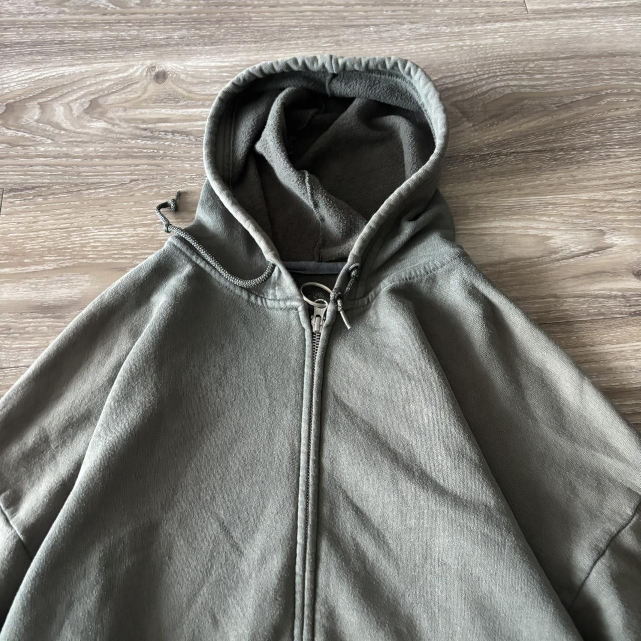 Japanese Brand Crazy Vintage Y2K/2000 Faded Khaki Green Blank Distressed Zip Up Hoodie! Size 2XL Size US XXL / EU 58 / 5 - 2 Thumbnail
