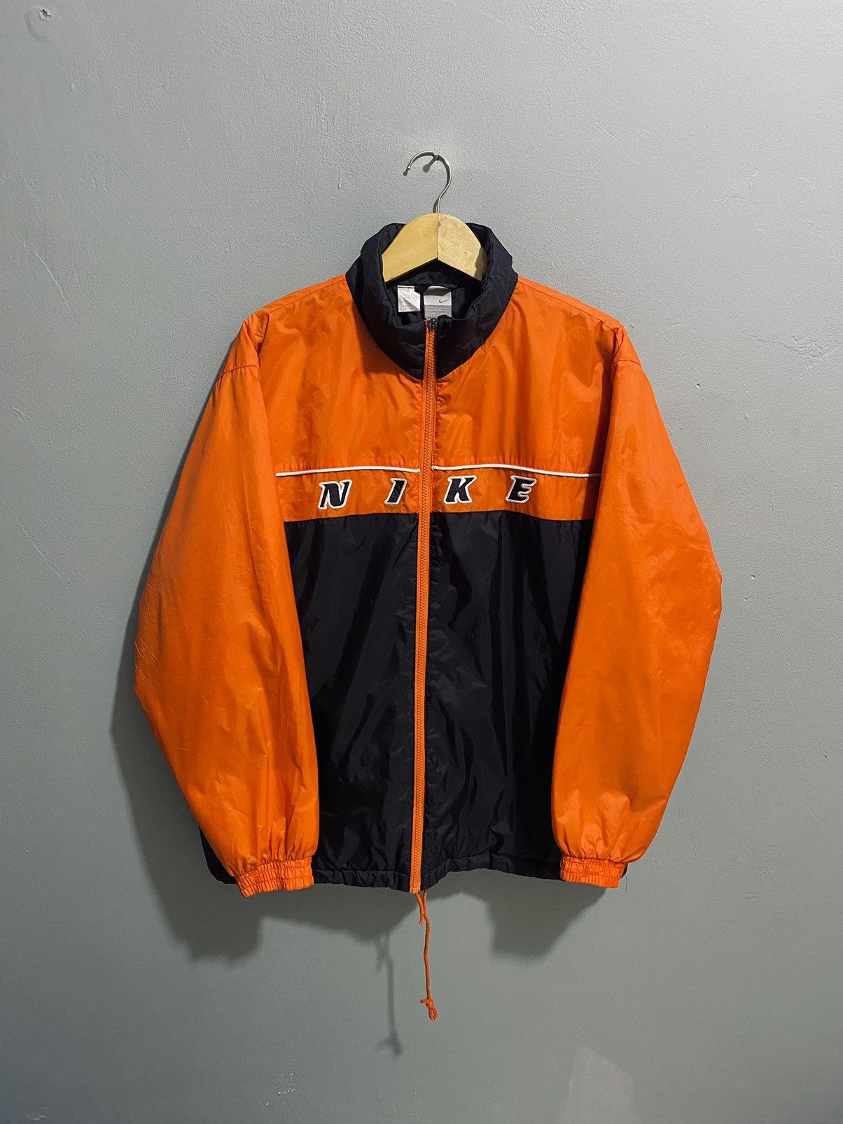 Nike Vintage Nike Windbreaker Jacket Size US L / EU 52-54 / 3 - 1 Thumbnail