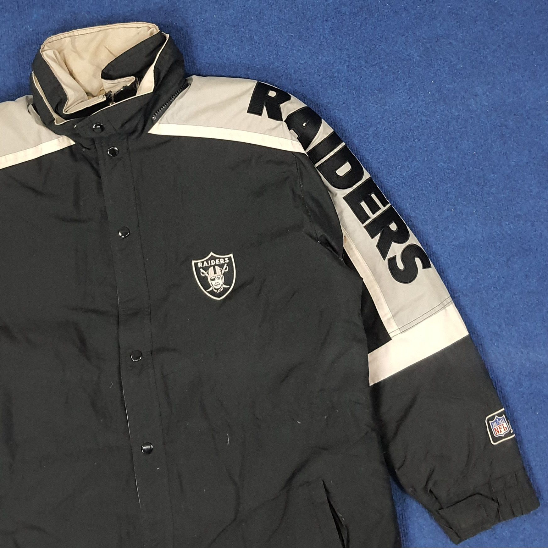 NFL × Starter × Vintage Vintage Starter NFL Raiders Sports Team Jacket C230N24 Size US XXL / EU 58 / 5 - 2 Thumbnail