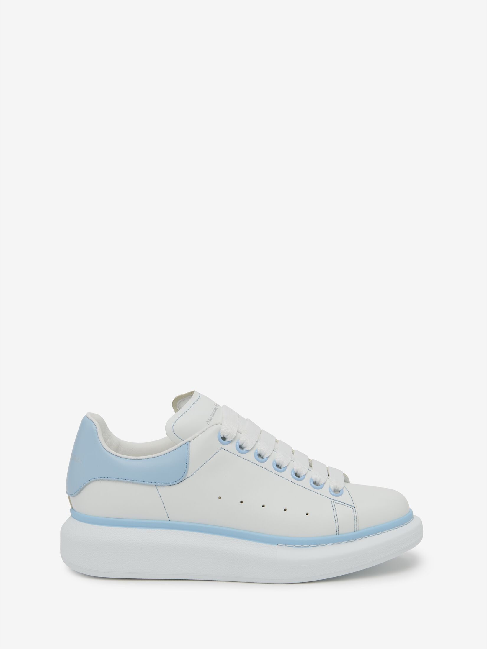 o1w1db10925 Oversized Sneaker in White/Blue