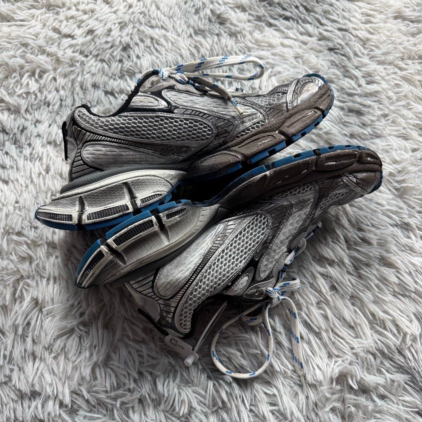 Balenciaga balenciaga vic limited edition blue sneakers Size US 9 / EU 42 - 4 Thumbnail