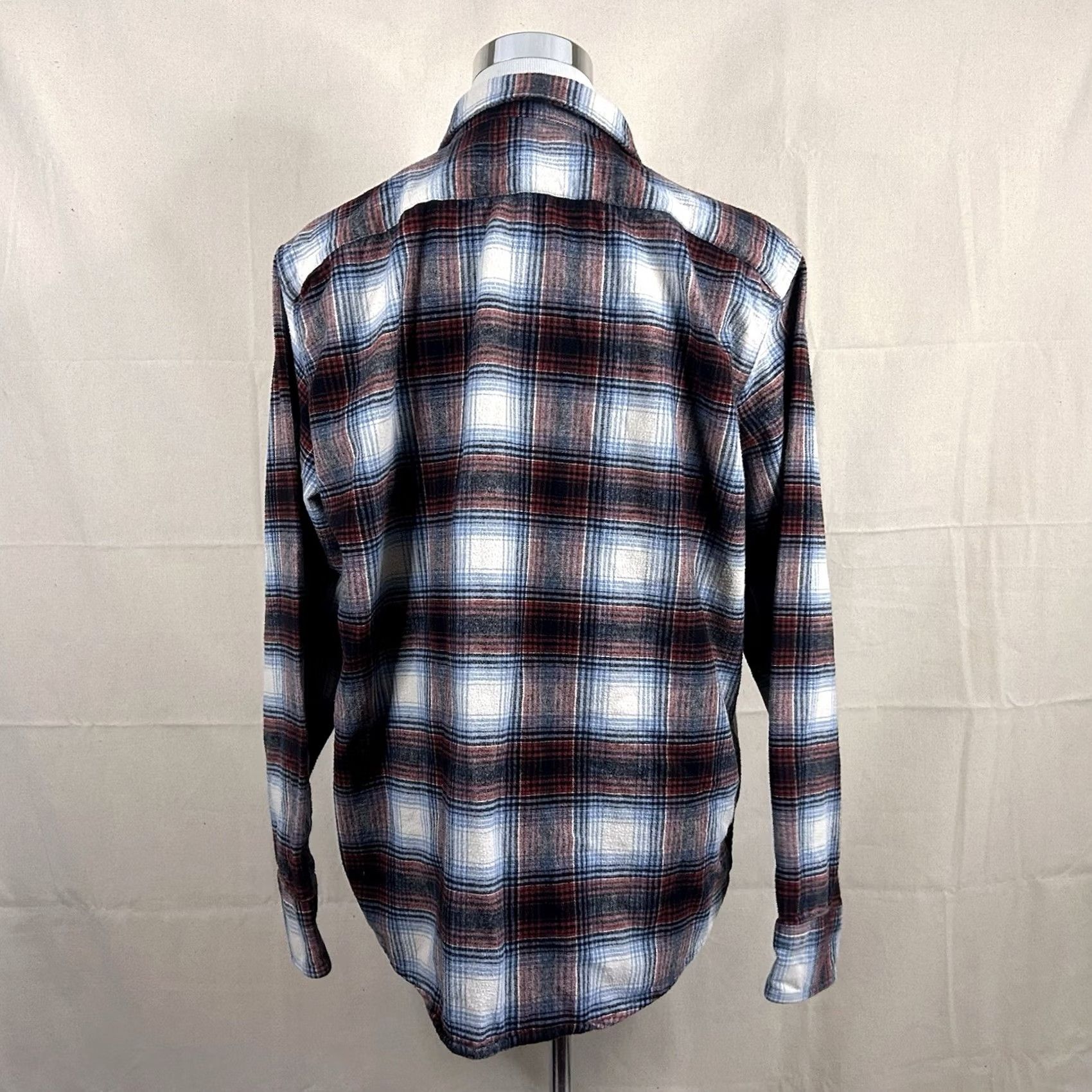 Vintage L.L. Bean Signature Slim Fit 1935 Archive Chamios Cloth Shirt Plaid Red Blue XL Button-Up Mens Shirt Size US XL / EU 56 / 4 - 6 Thumbnail