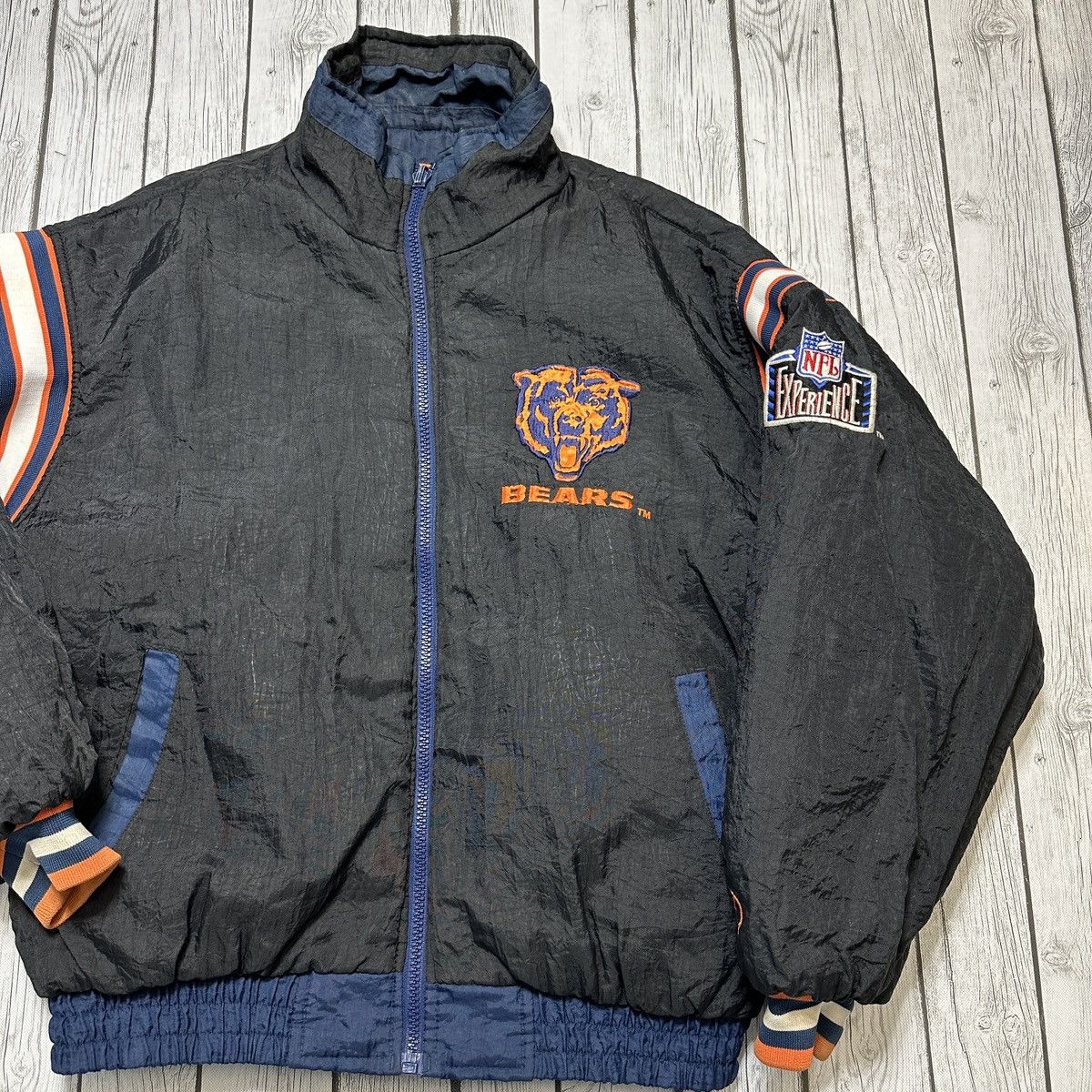 NFL Vintage Chicago Bears reversible puffer jacket Size US L / EU 52-54 / 3 - 6 Thumbnail
