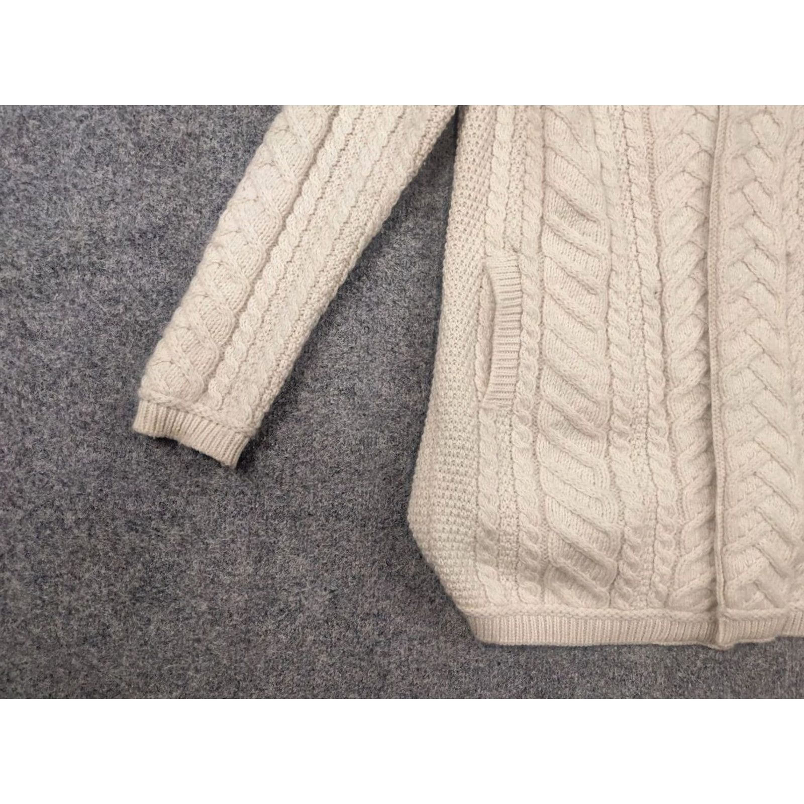 Vintage VINTAGE Aran Crafts Cardigan Ireland Merino Wool Cable Knit Beige Women L Sweater KnIt 90s Casual Knitwear Regular Size L / US 10 / IT 46 - 5 Thumbnail