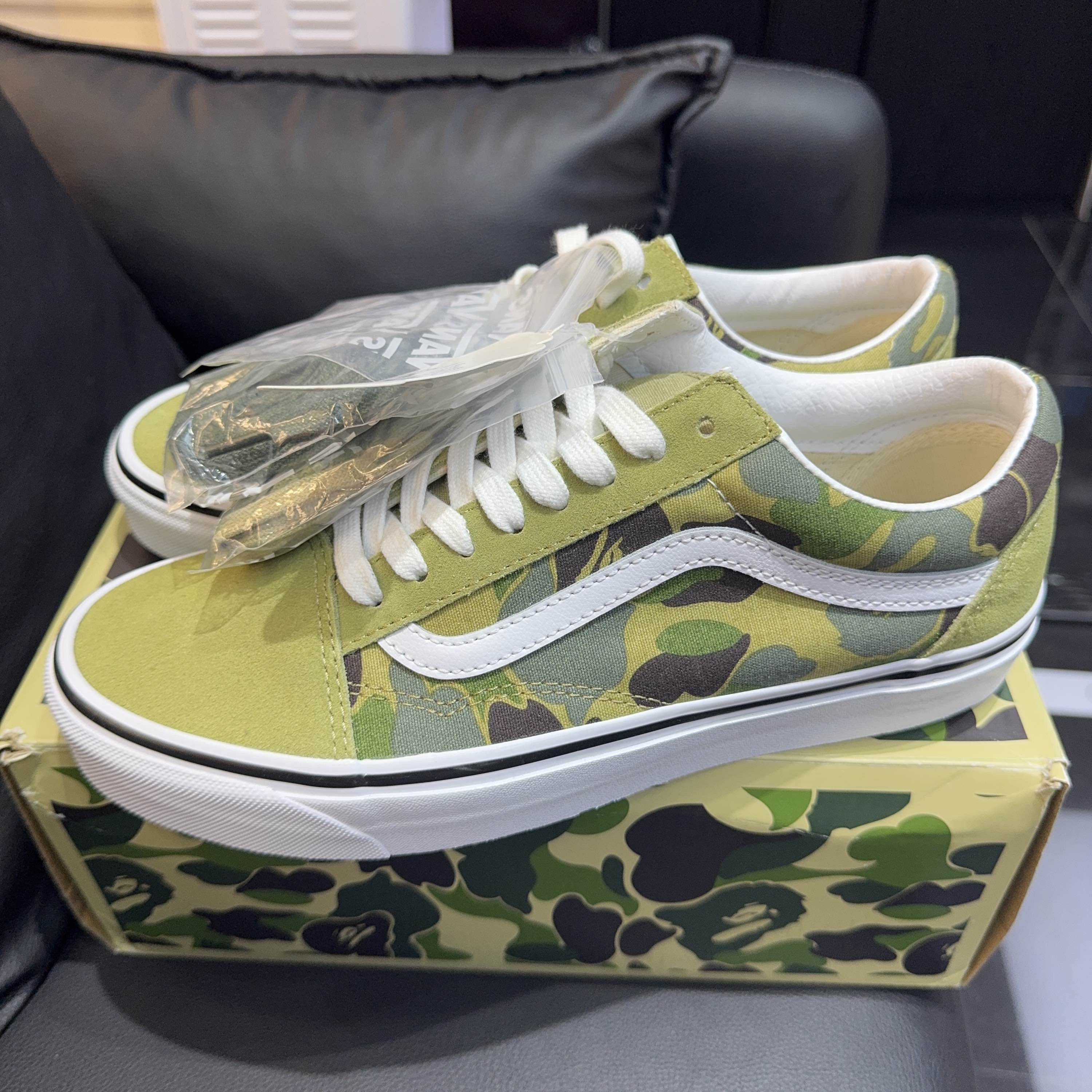 Bape × Vans A Bathing Ape x Vans Camo Old Skool Sneakers US 9 Size US 9 / EU 42 - 1 Thumbnail