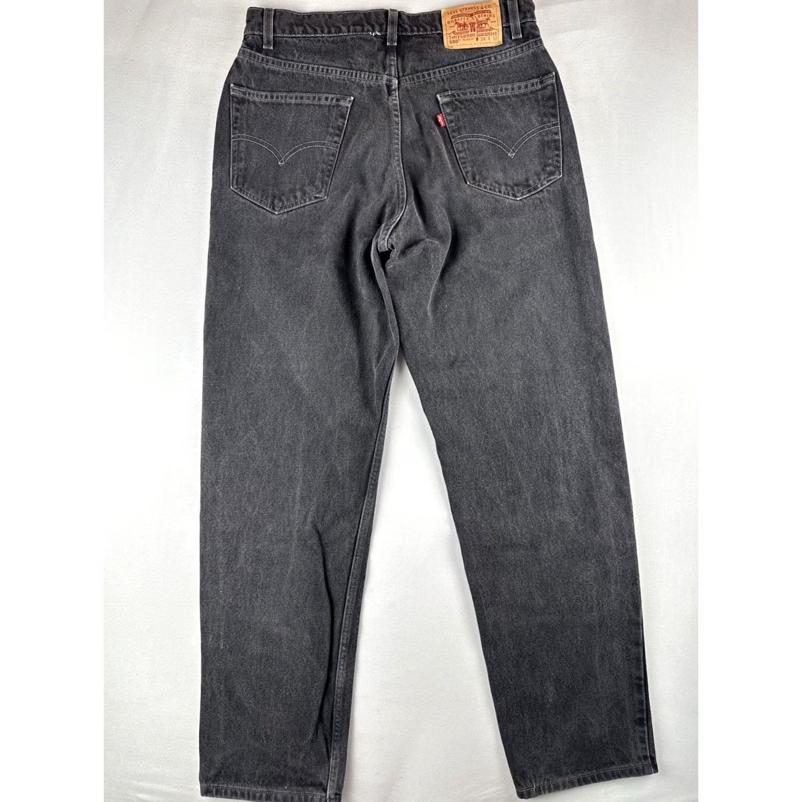 Levi's VINTAGE Levi’s 550 Black Denim Jeans Relaxed Fit 90s Grunge 32x32 Mens Straight Button Zip Fly jeans Size US 32 / EU 48 - 7 Thumbnail
