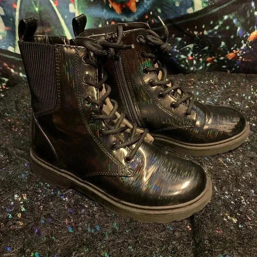 Designer Stylish Black Patent Leather Combat Boots Size US 6 / IT 36 - 1 Thumbnail