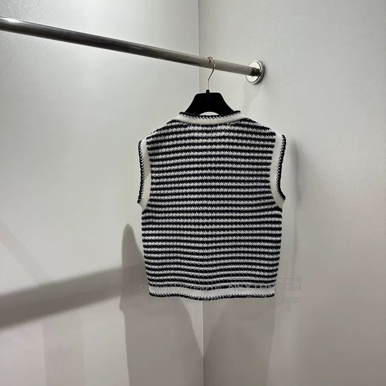 Chanel Chanel 22p black and white woven vest cardigan coat Size XS / US 0-2 / IT 36-38 - 2 Thumbnail
