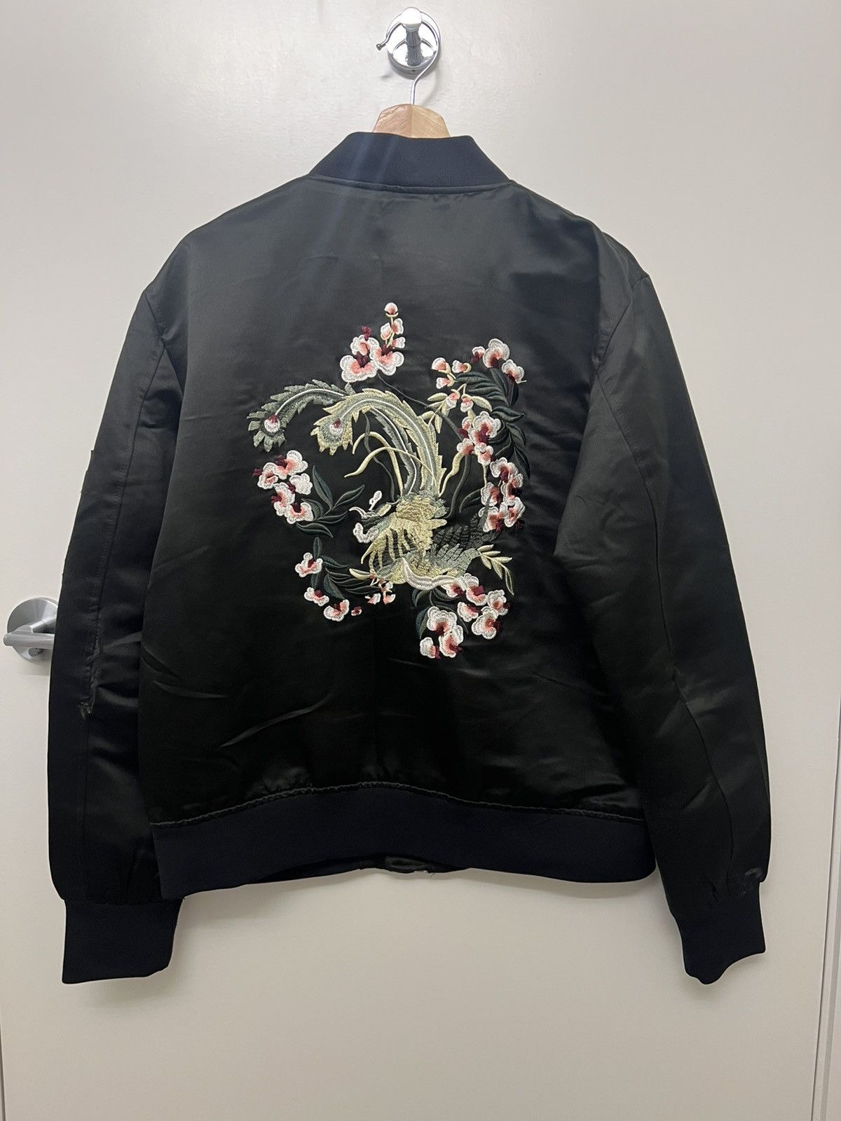 Zara Zara Black Bomber Jacket Size XL Floral Back Design Size US XL / EU 56 / 4 - 2 Thumbnail