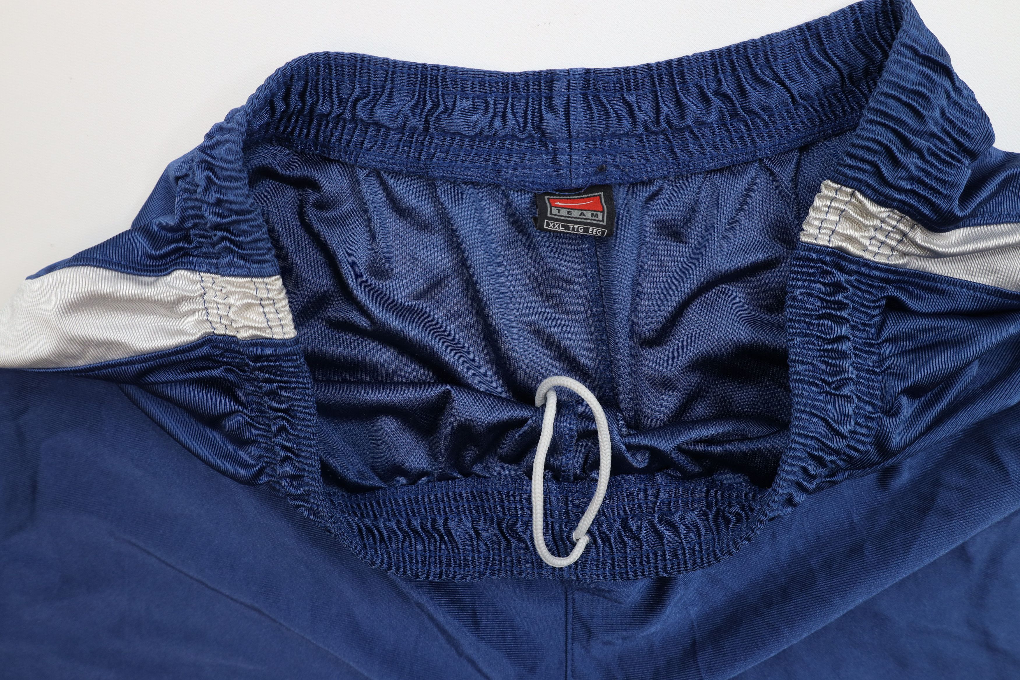 Nike Vintage Nike Mini Swoosh Duke University Basketball Shorts Size US 38 / EU 54 - 7 Thumbnail