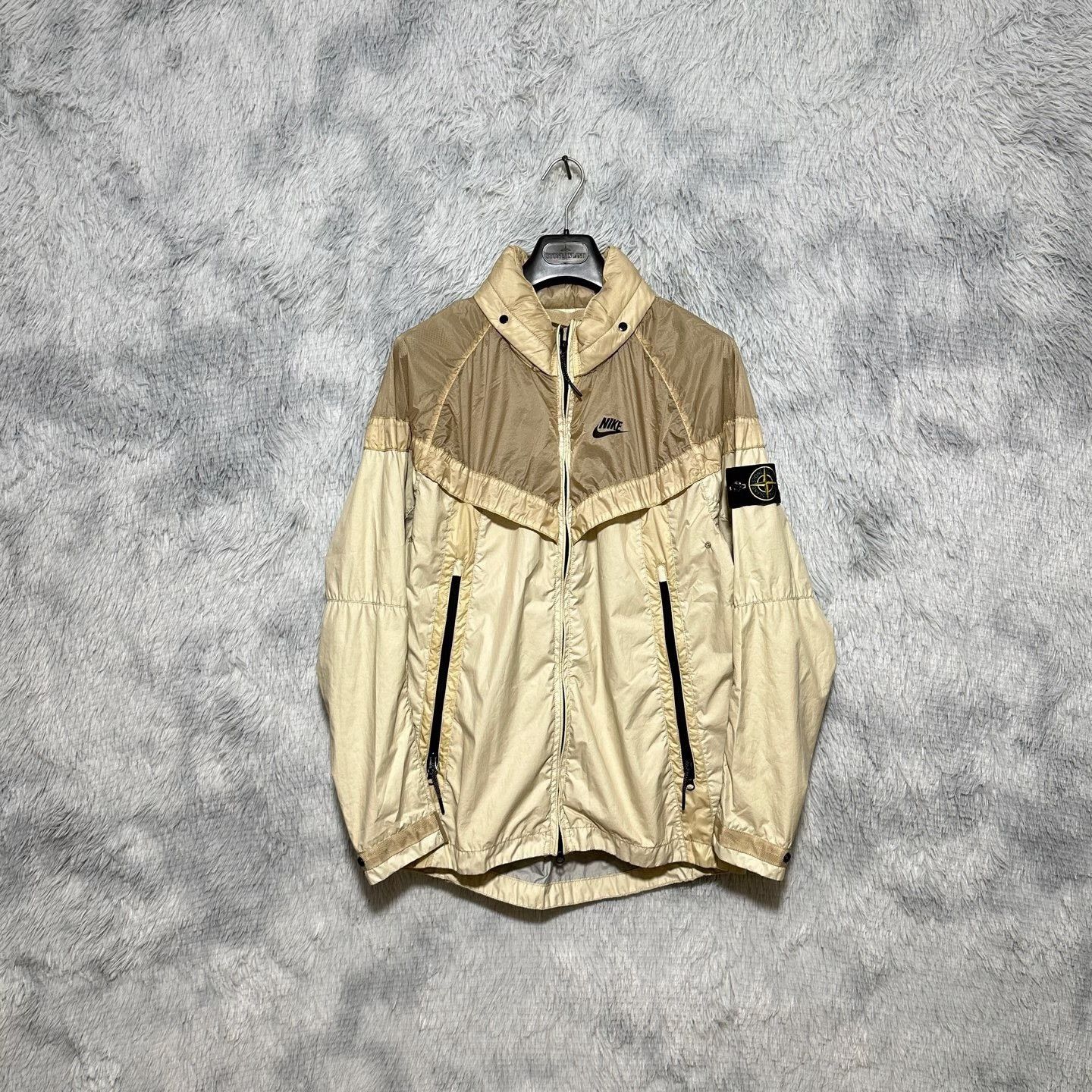 Nike Nike White Collab Designer Casual Size US S / EU 44-46 / 1 - 1 Thumbnail