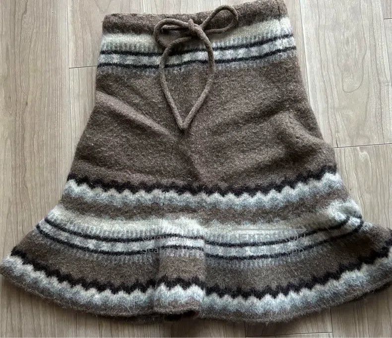 Comme des Garcons Comme Des Garcons size one-size-fits-all Wool fishtail ski Size 25" / US 0 / IT 36 - 4 Thumbnail