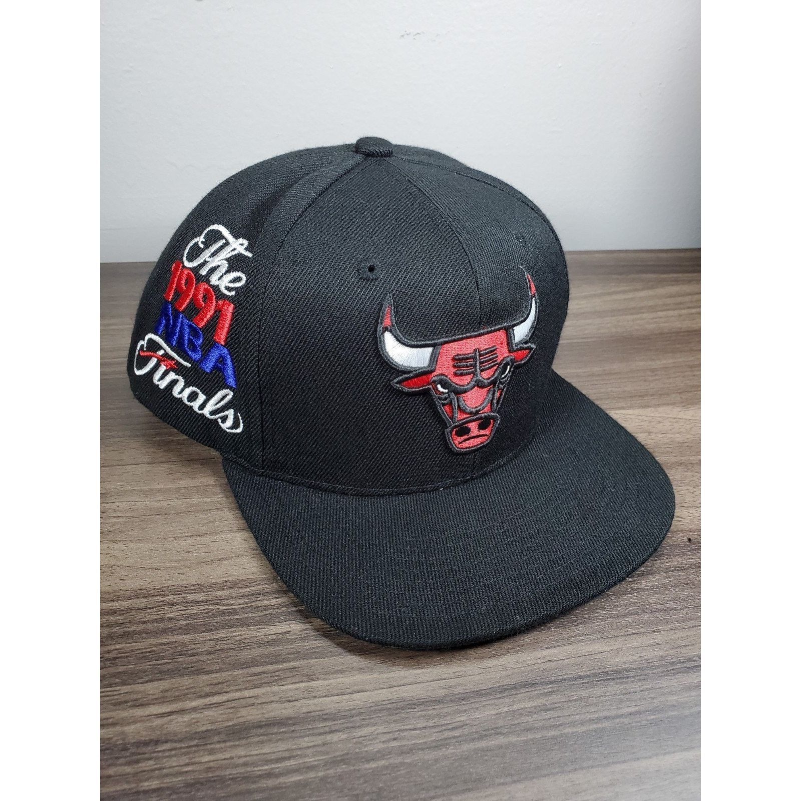 Mitchell & Ness × NBA Chicago Bulls 1991 NBA Finals Snapback Hat Cap Embroidered Size ONE SIZE - 1 Thumbnail