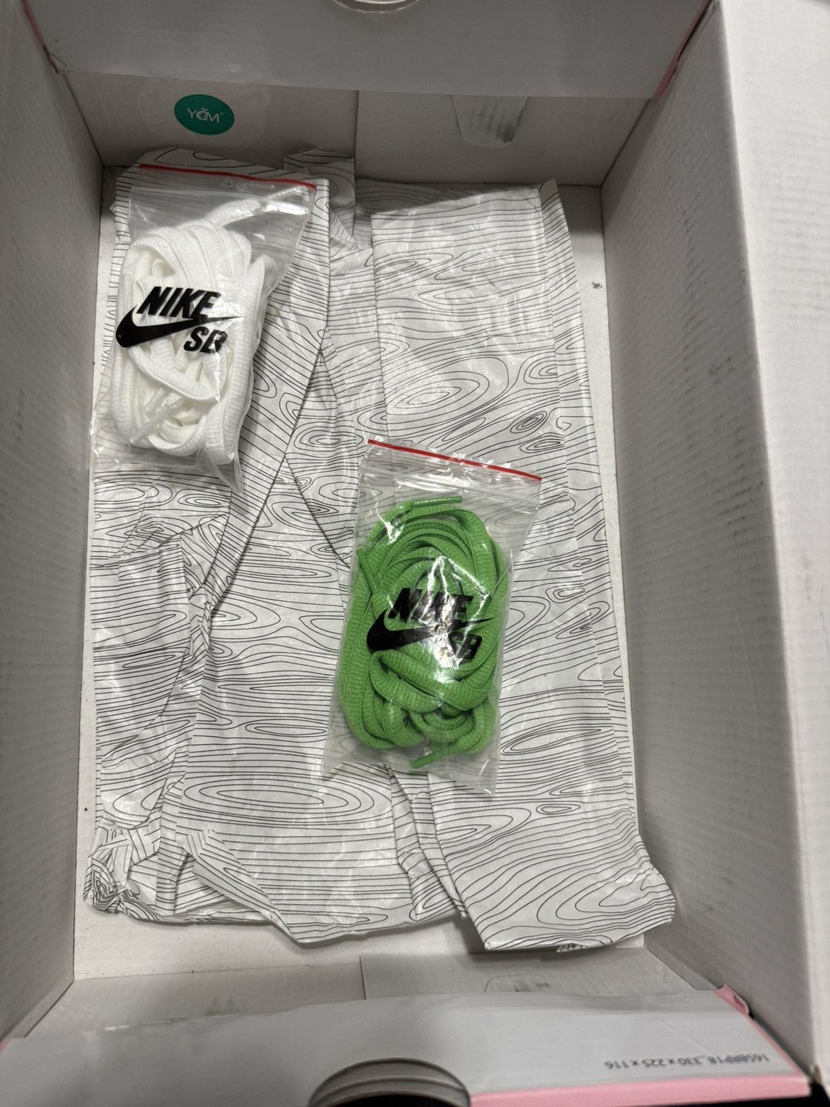 Nike Nike SB Dunk Low Pro x Jeff Staple Panda Pigeon Size US 10 / EU 43 - 14 Thumbnail