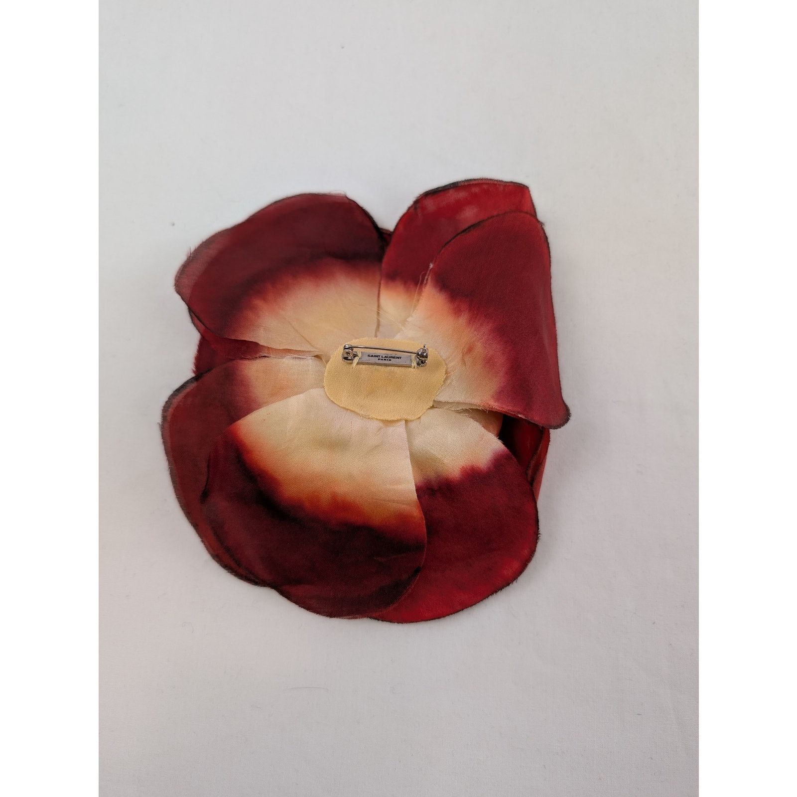 Saint Laurent Paris o1rshd1 Size: OS / Brooch in Beige/Red Size ONE SIZE - 6 Thumbnail