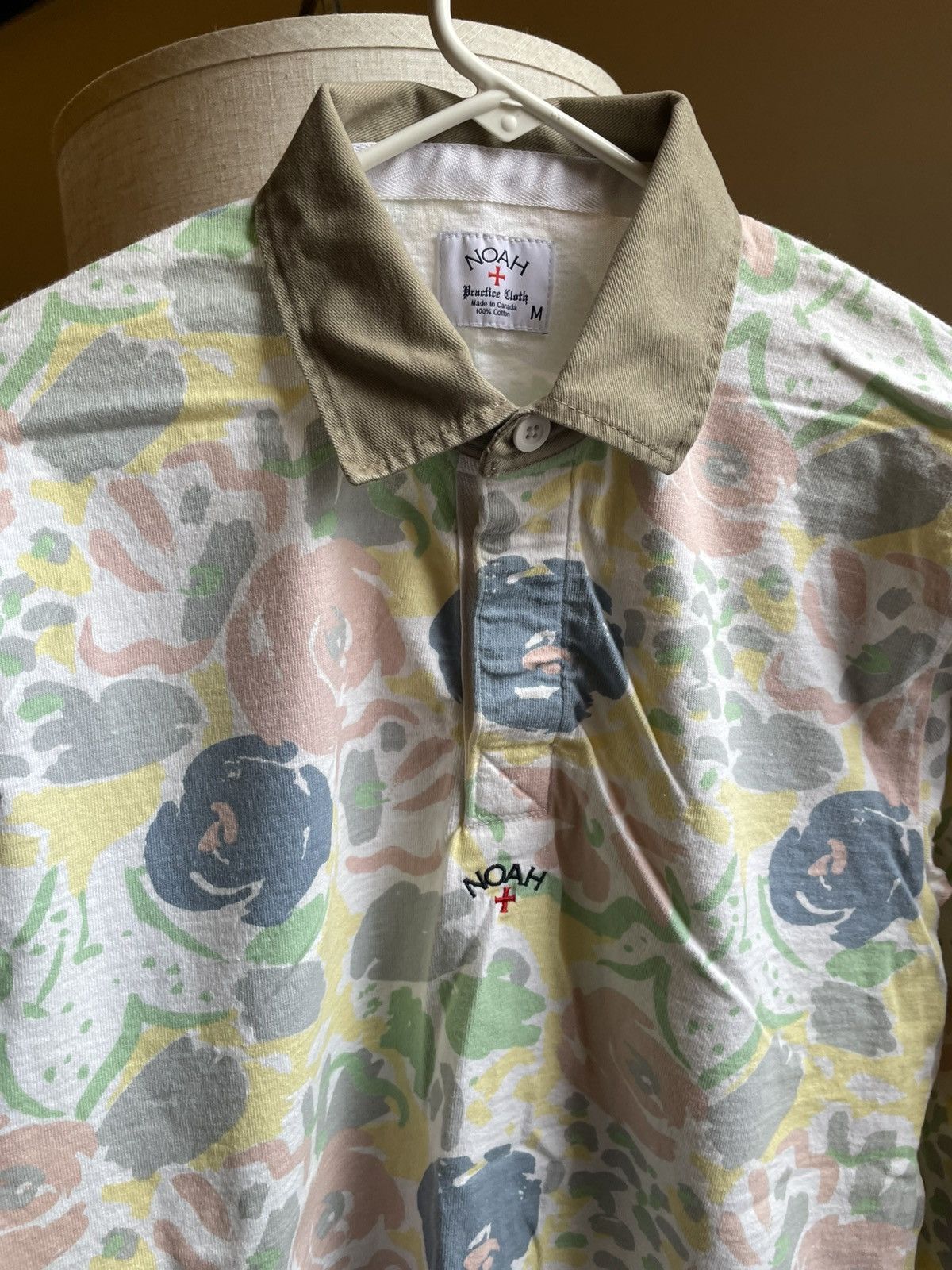 Noah Noah Floral Rugby in Medium Size US M / EU 48-50 / 2 - 3 Thumbnail