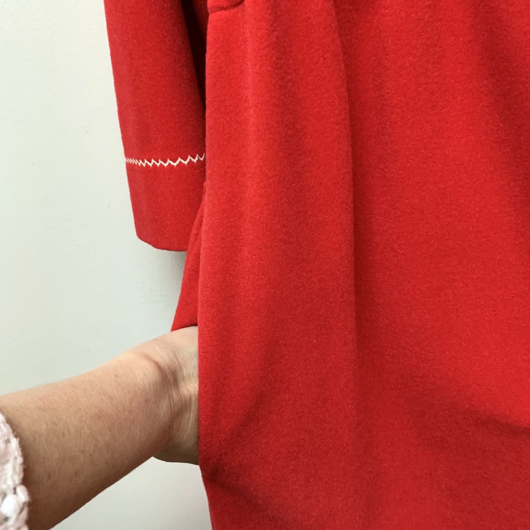Vintage VINTAGE Vassarette Red Embroidered Zipper Front Robe House Coat M Made in USA Shirt Adult M Red Art Deco Womens Size ONE SIZE - 6 Thumbnail