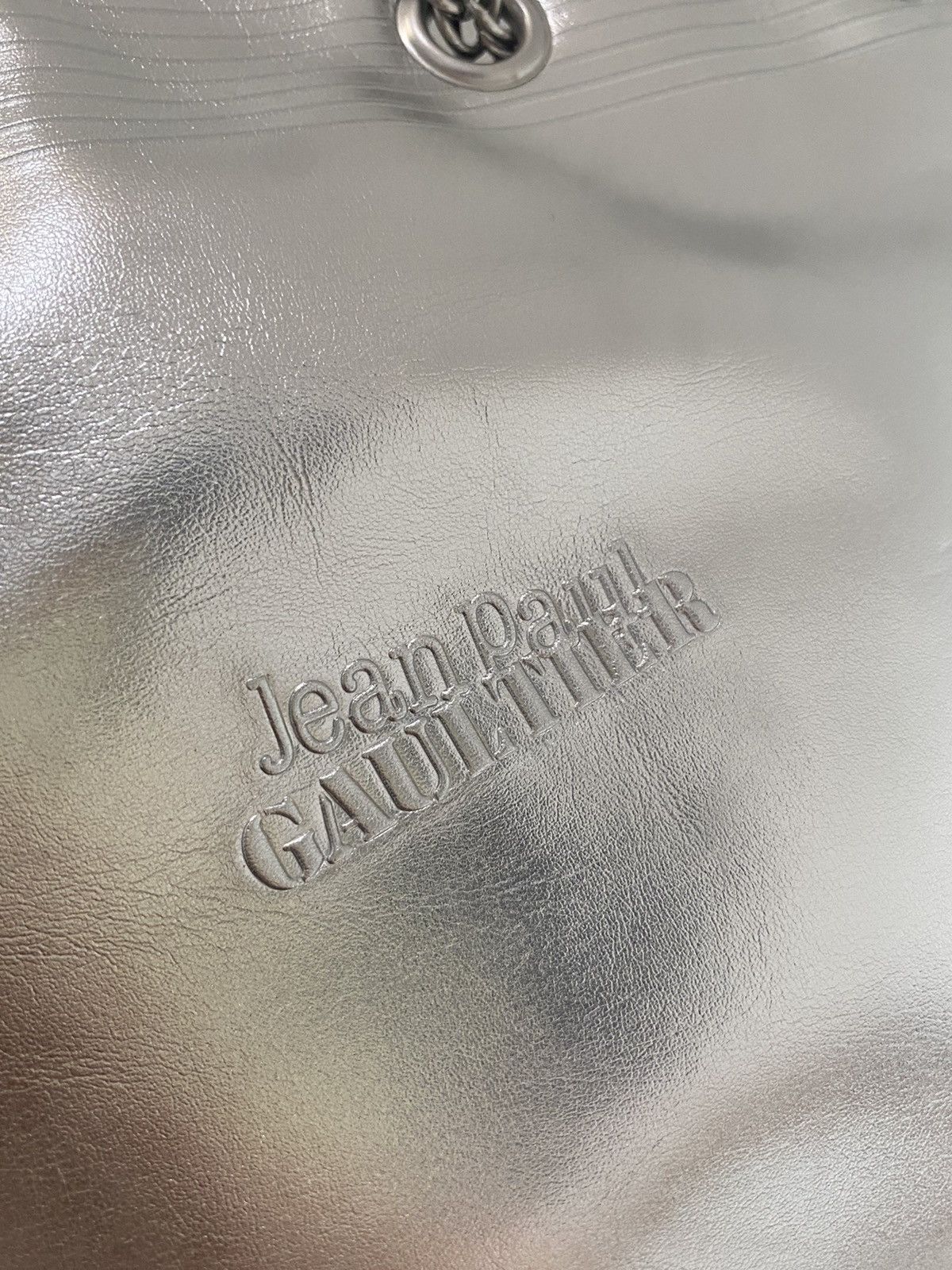 Jean Paul Gaultier RARE Jean Paul Gaultier Vegan Leather Silver Bucket Bag Size ONE SIZE - 9 Thumbnail