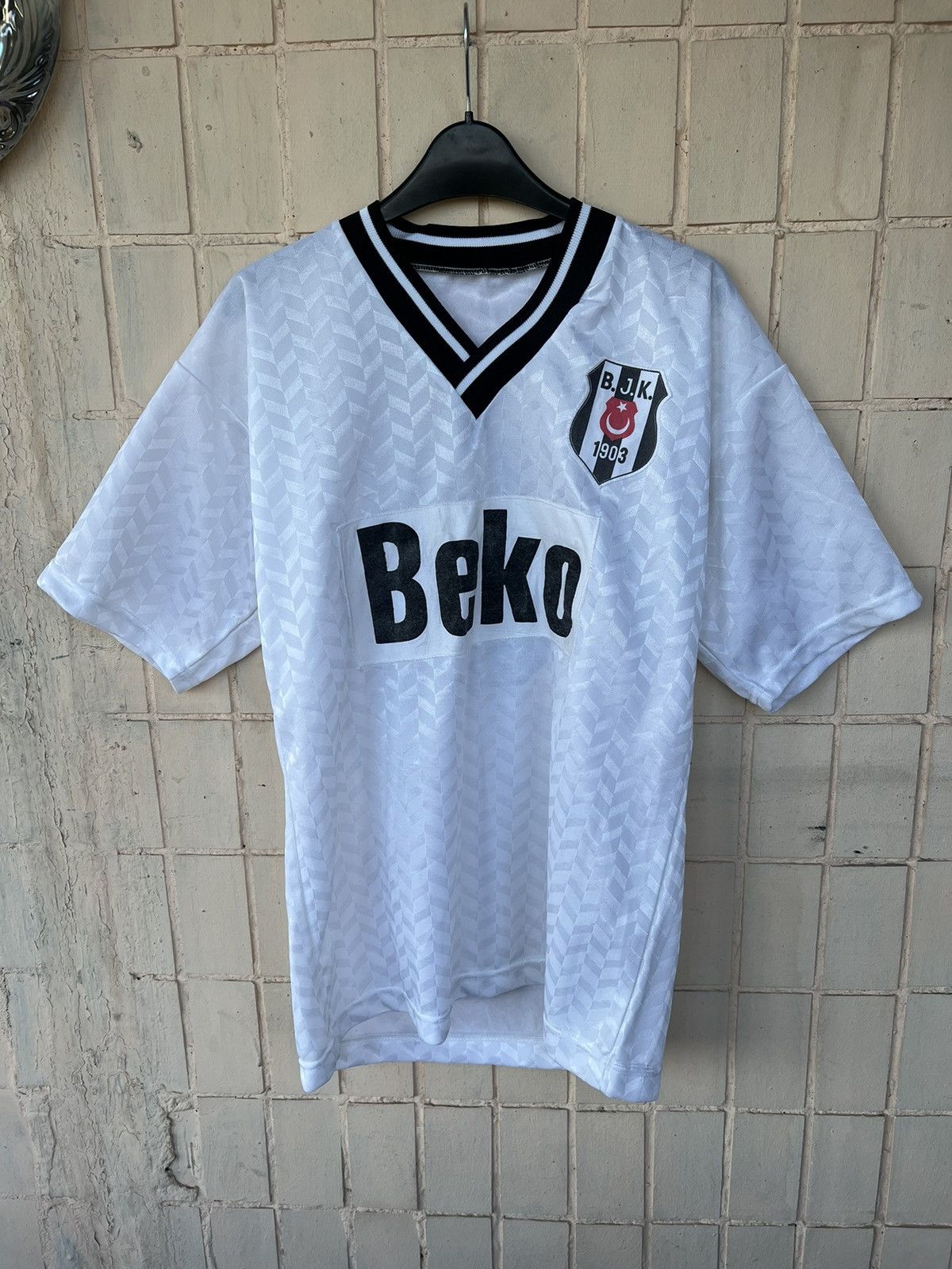 Vintage Vintage BJK Beko Besiktas Away Football Soccer Jersey Size US M / EU 48-50 / 2 - 1 Thumbnail