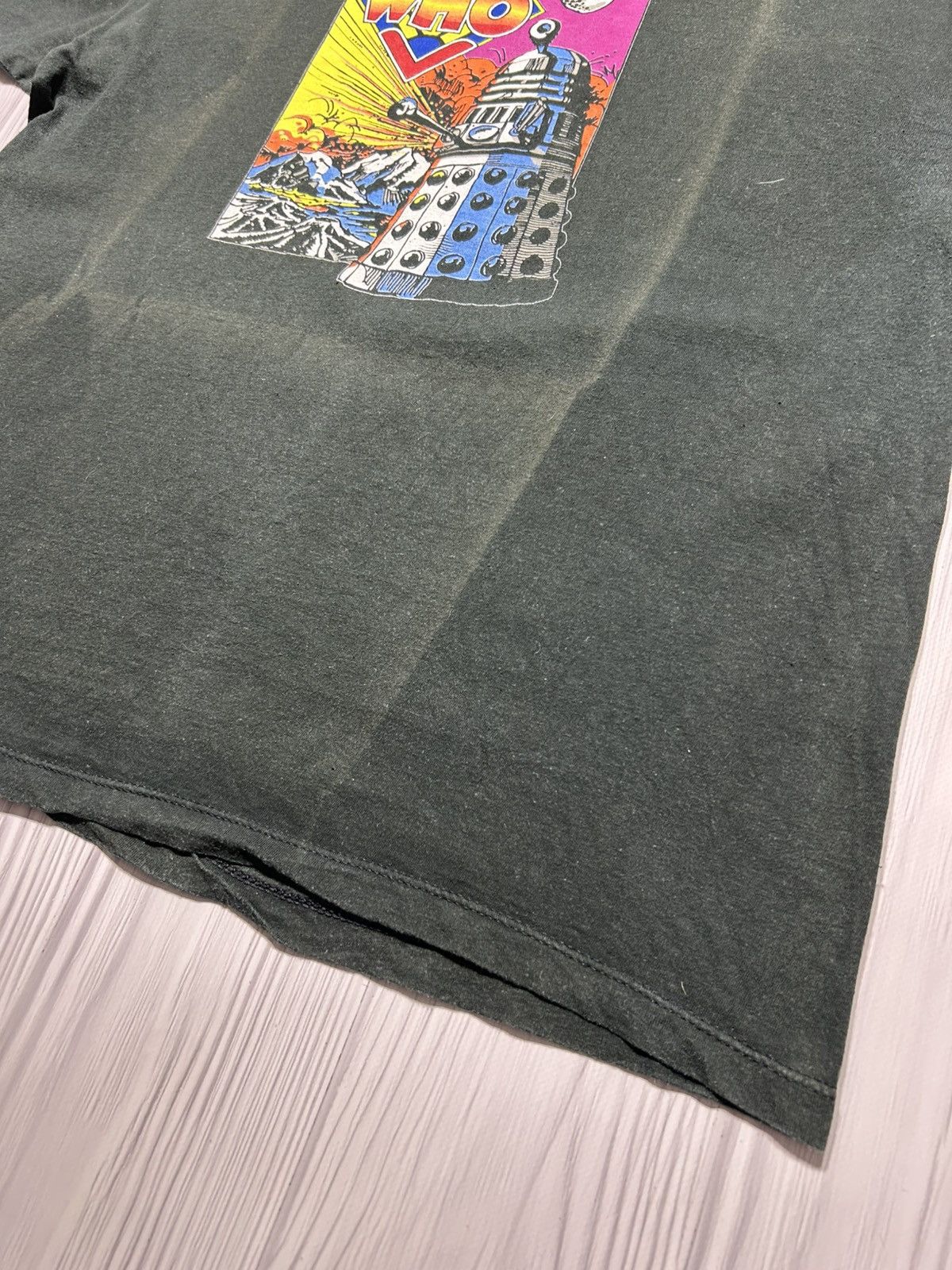 Vintage Vintage 90s Doctor Who Dalek Warzone T-Shirt Size US XL / EU 56 / 4 - 4 Thumbnail