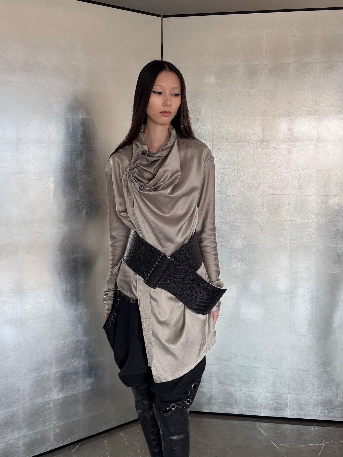 Haider Ackermann Haider Ackermann Vintage Silk Tie Neck Irregular Long Sleeve Top Size XS / US 0-2 / IT 36-38 - 1 Thumbnail