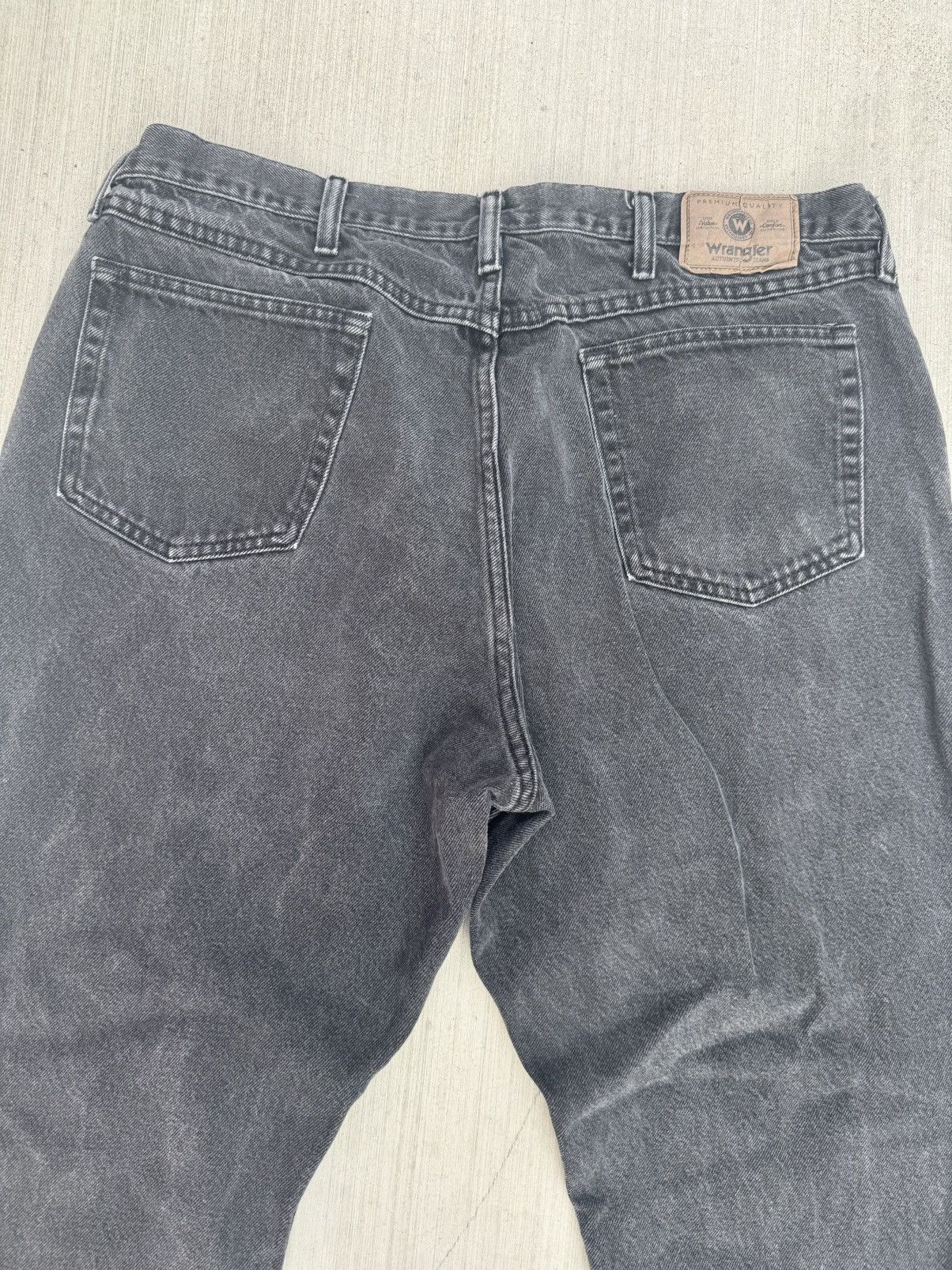 Wrangler WRANGLER EXTRA VALUE ORIGINAL RELAXED FIT BLACK JEANS DENIM Size US 40 / EU 56 - 5 Thumbnail