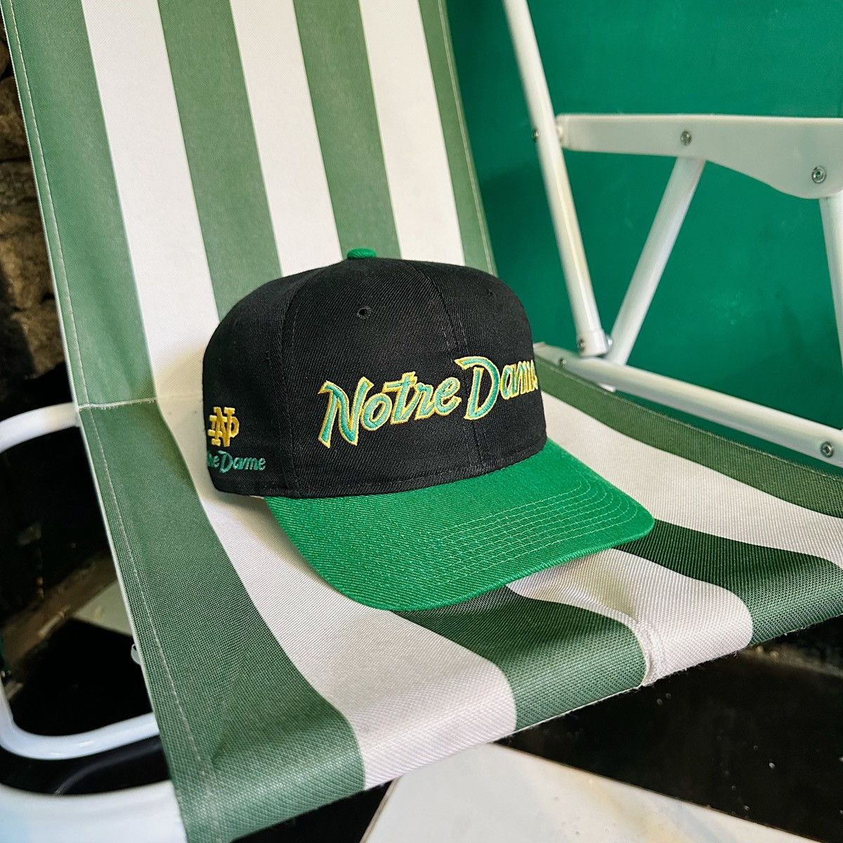 Sports Specialties × Vintage Vintage Hat Notre Dame Irish Scrip Double Line Size ONE SIZE - 1 Thumbnail