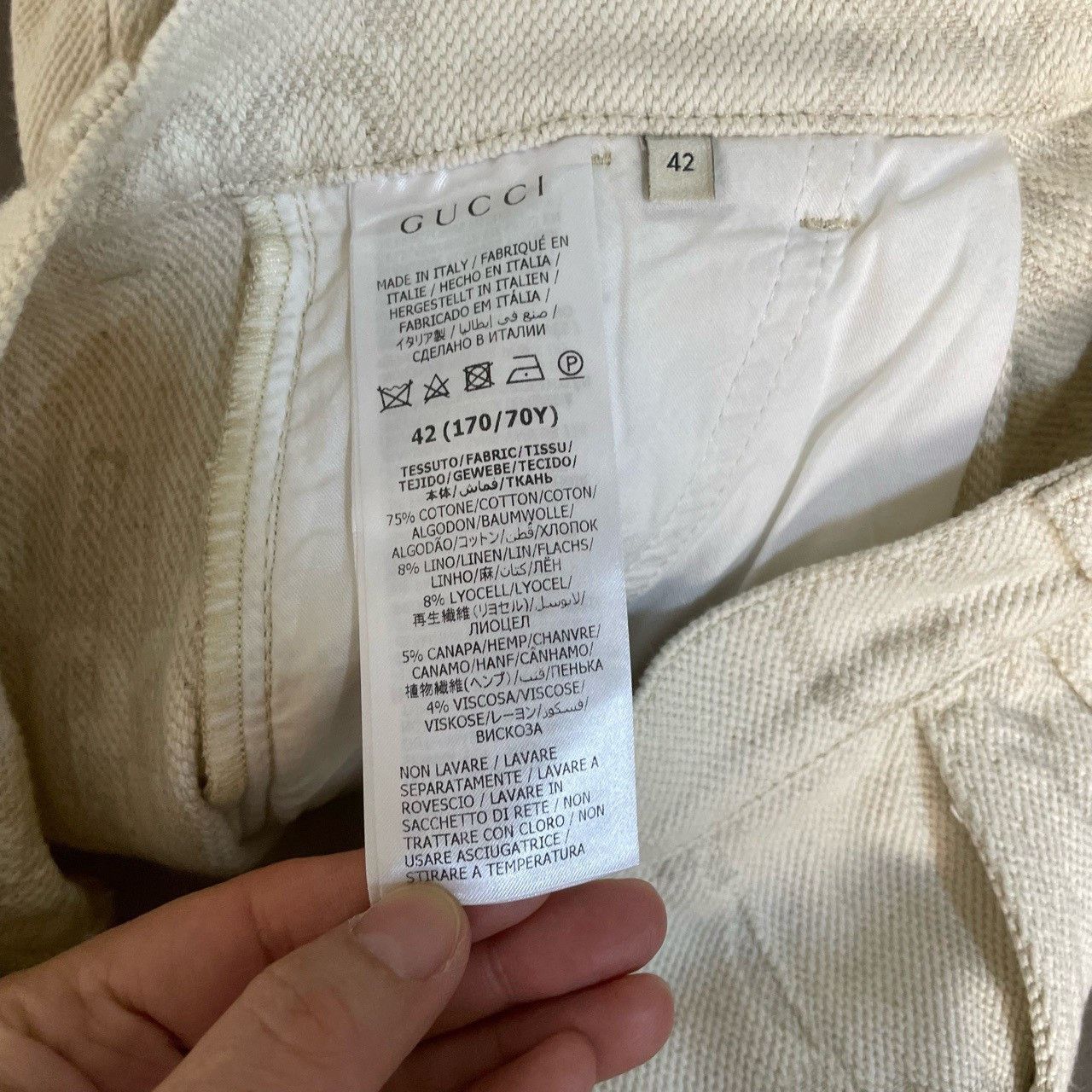 Gucci Gucci White full-print denim shorts 2501-Nextarrow Size US XS / EU 42 / 0 - 6 Thumbnail