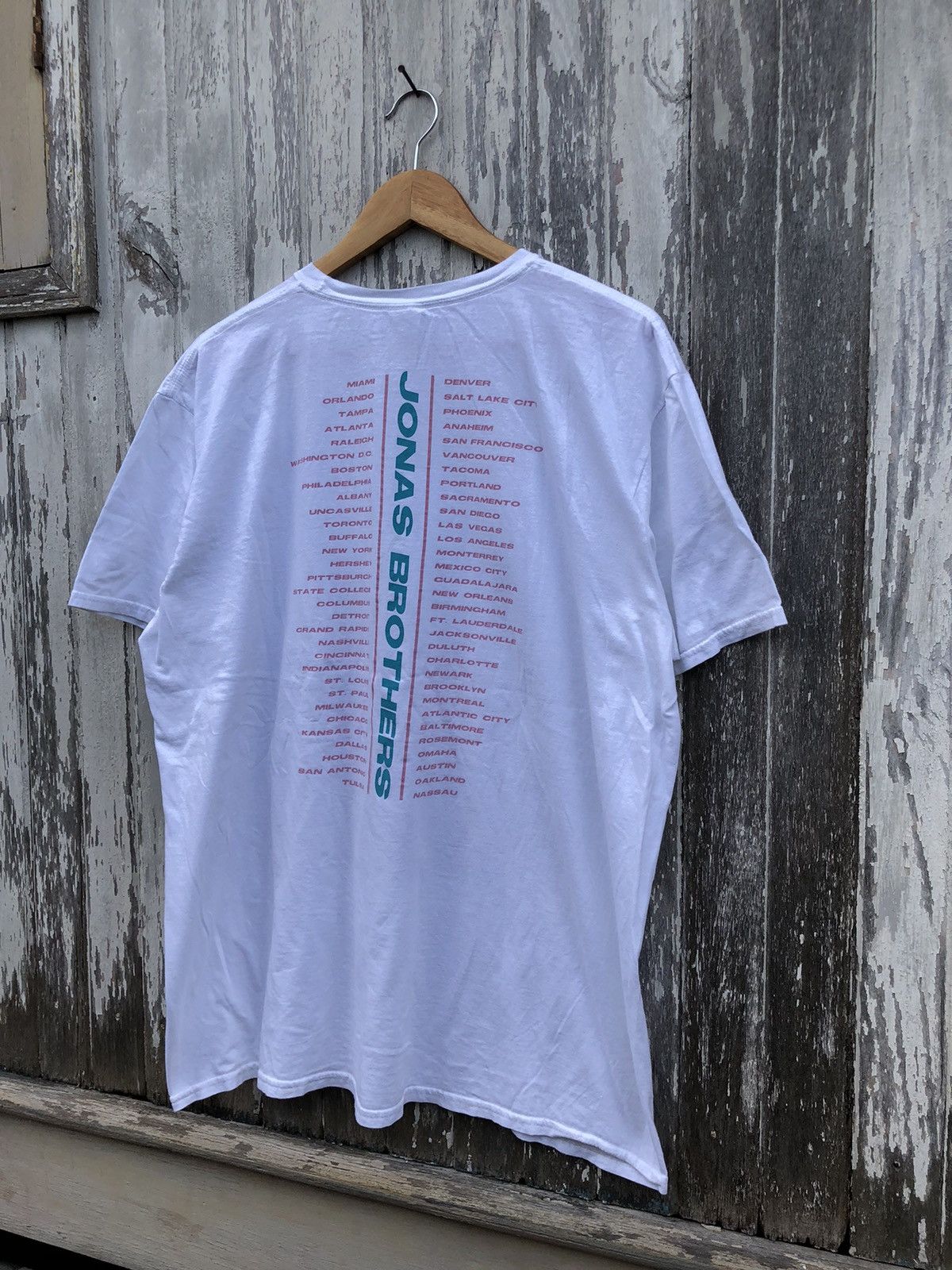 Band Tees Jonas Brothers Band Merchansing Tour Tee Size US XL / EU 56 / 4 - 15 Thumbnail