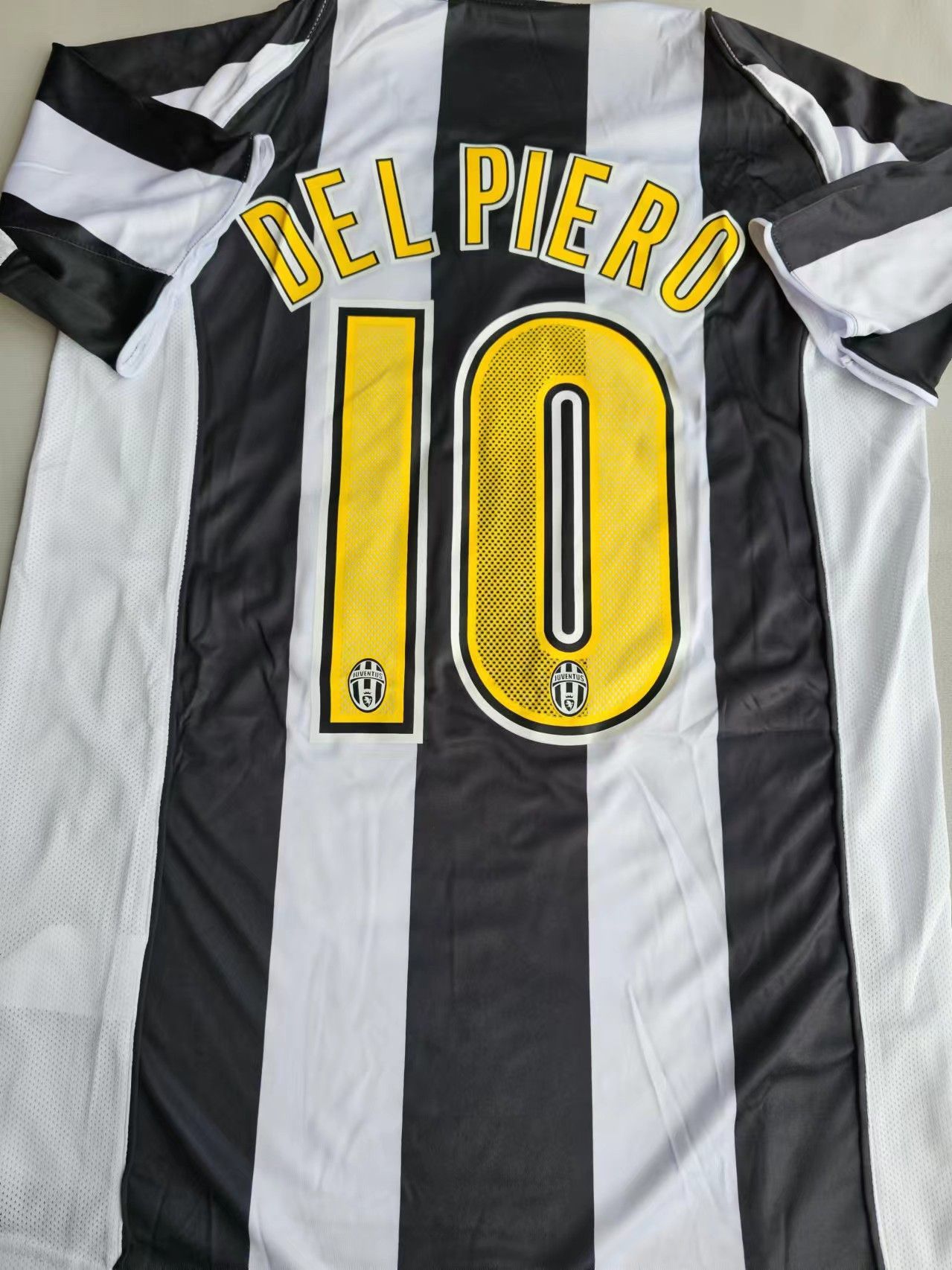 Other Juventus 04 05 #10 del Piero Jersey Home M Size US M / EU 48-50 / 2 - 1 Thumbnail