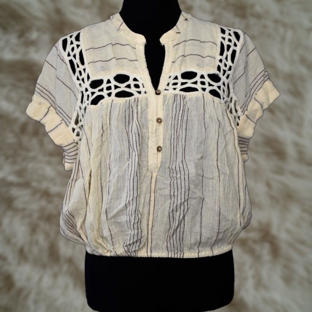 Free People VINTAGE Free People Button-Up Cropped Top Shirt Women S Cream Bohemian Hippie 100% Cotton Short Sleeve V Neck Size S / US 4 / IT 40 - 1 Thumbnail