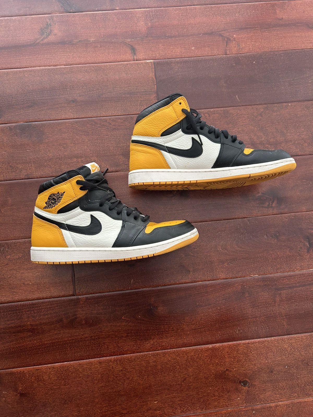 Nike Jordan 1 Taxi Retro OG Size US 11.5 / EU 44-45 - 1 Thumbnail