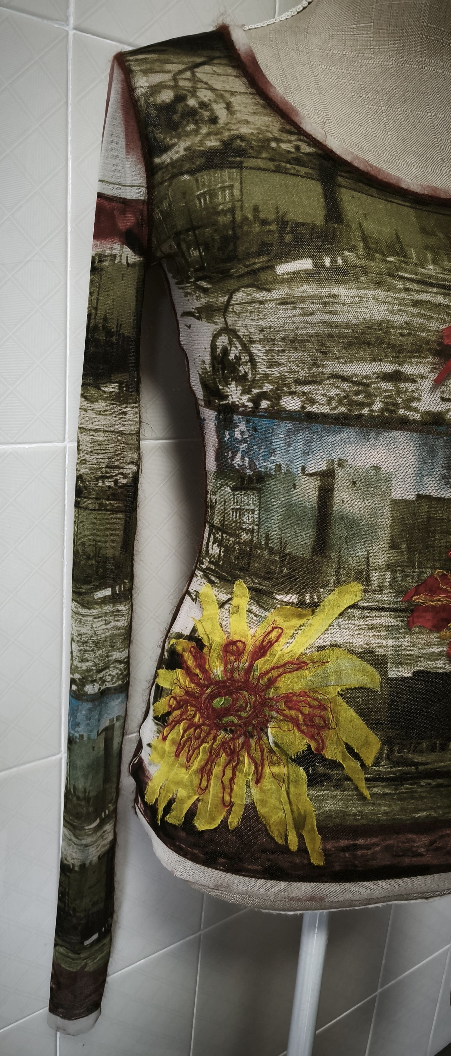 Jean Paul Gaultier 2002 - Old buildings photos print - mesh top Size M / US 6-8 / IT 42-44 - 7 Thumbnail