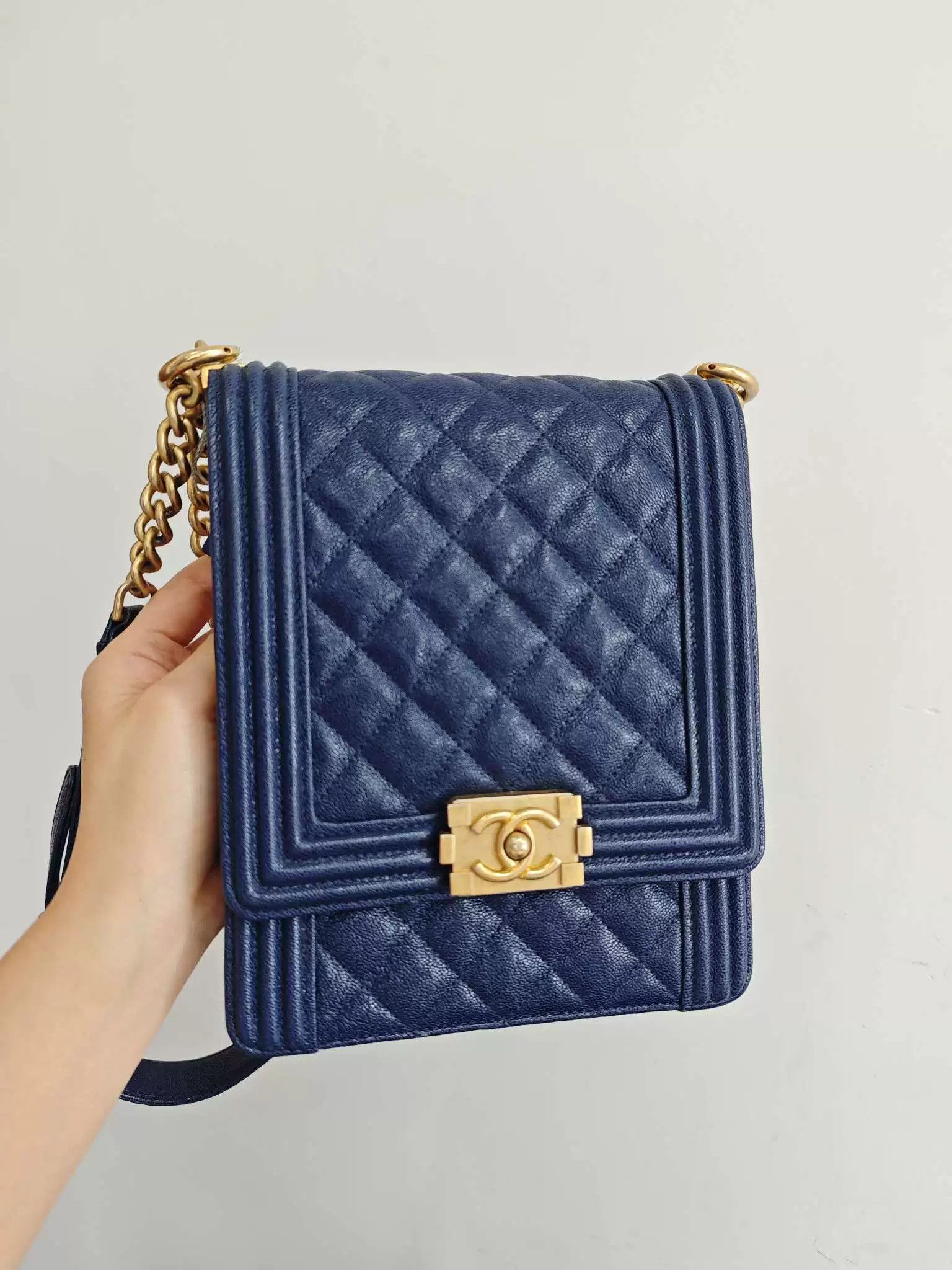 Chanel Pre-loved Bag Very good condition Size ONE SIZE - 1 Thumbnail