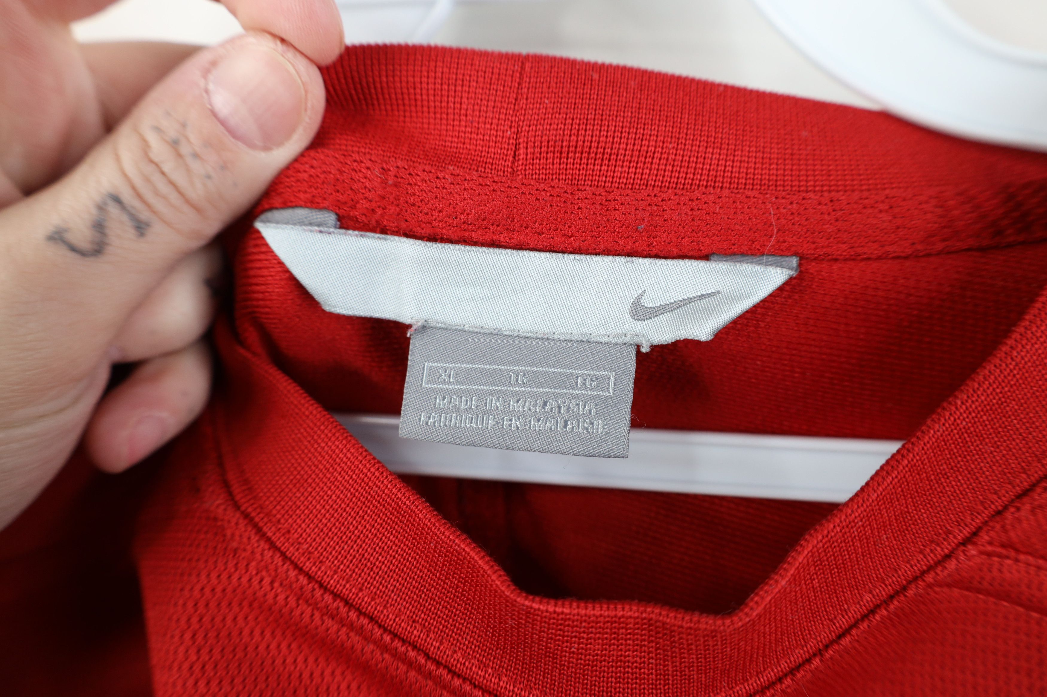 Nike Vintage Y2K Nike Mini Swoosh Knit Short Sleeve T-Shirt Red Size US XL / EU 56 / 4 - 5 Thumbnail