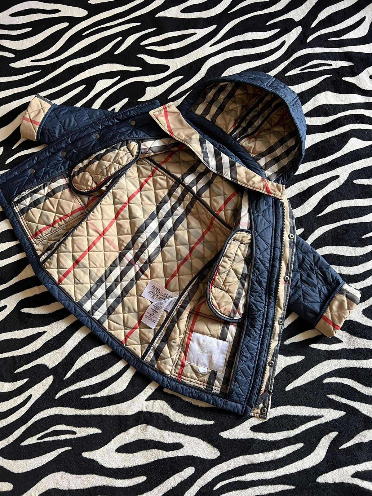 Burberry Burberry Kids Navy Blue Quilted Jacket 6Y 116cm Size US XXS / EU 40 - 4 Thumbnail